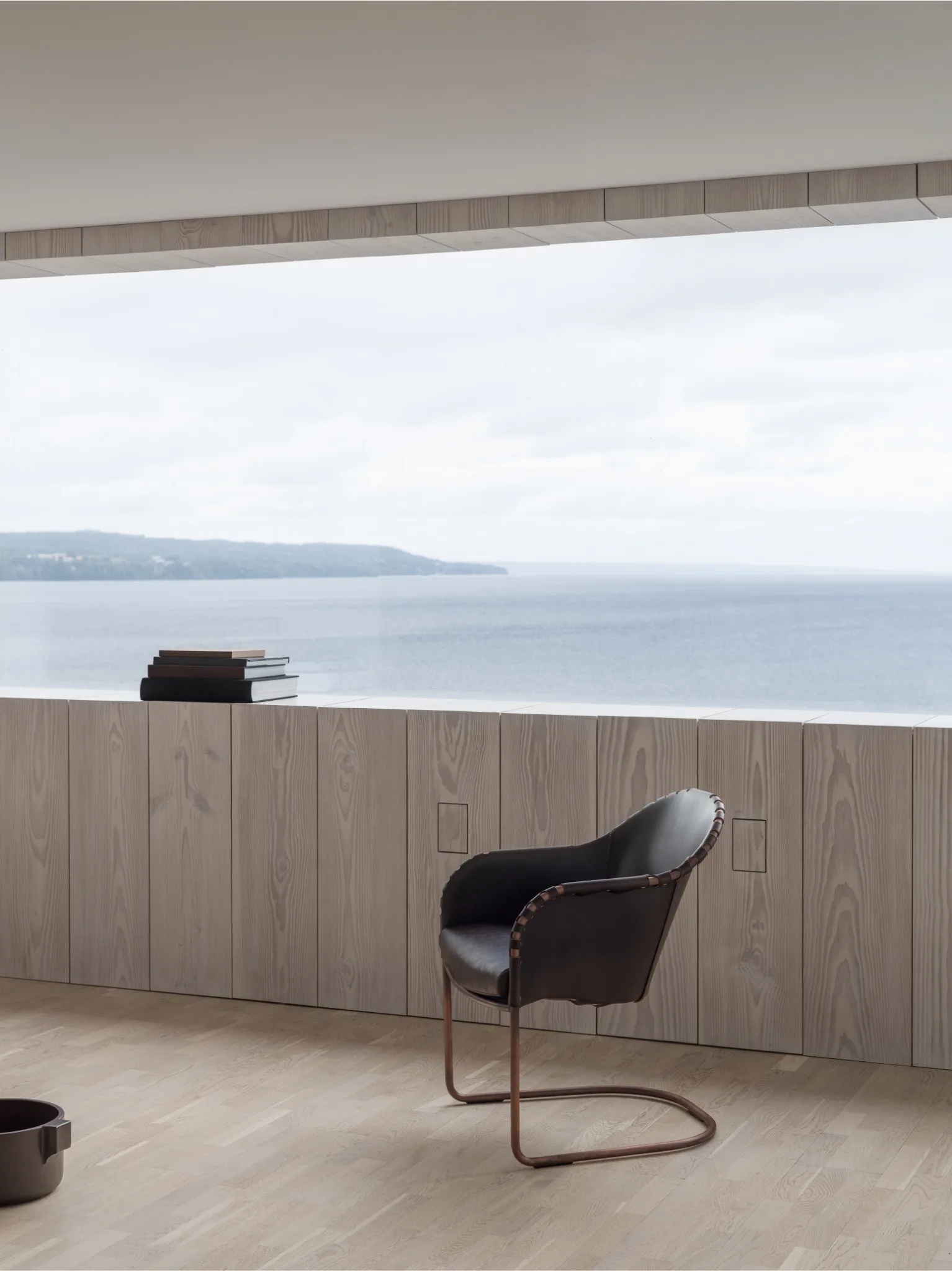 Poltrona Ingo, Cigar-bruno-cromo opaco Källemo