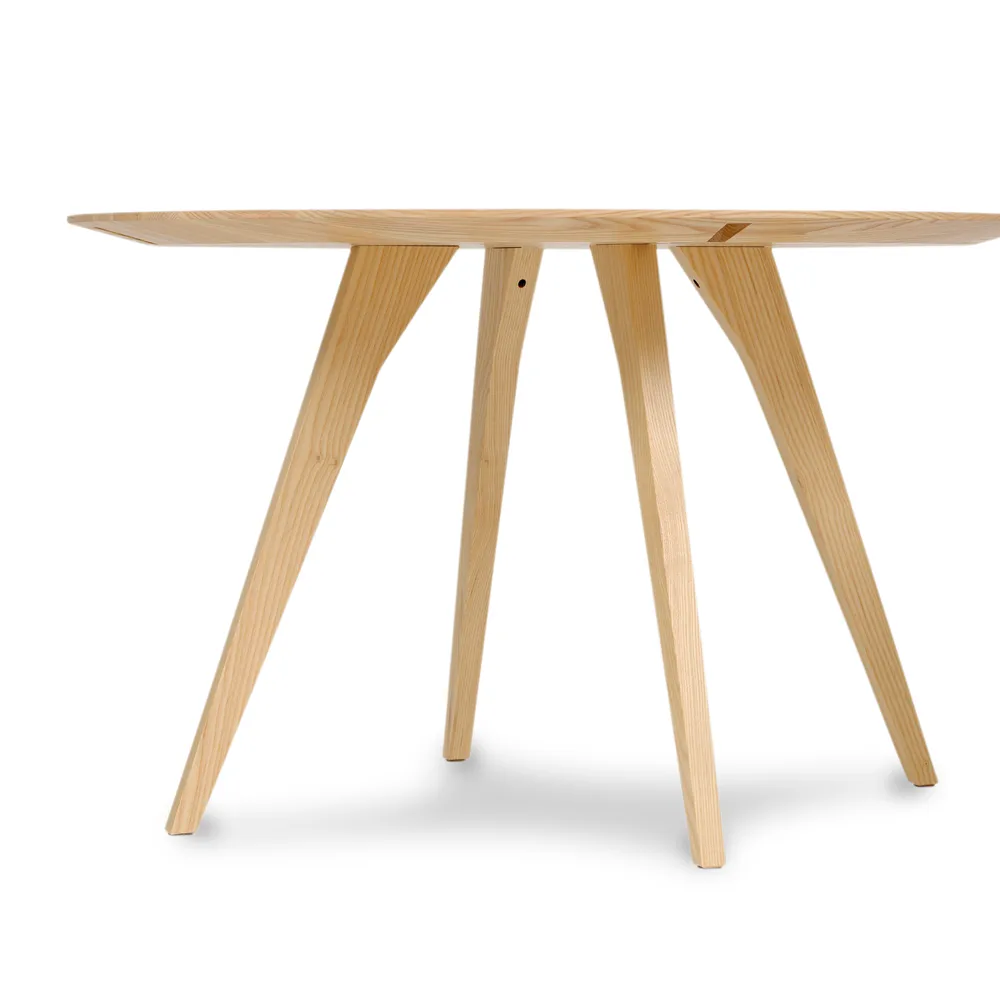 Tavolo Spot, Frassino verniciato naturale Källemo