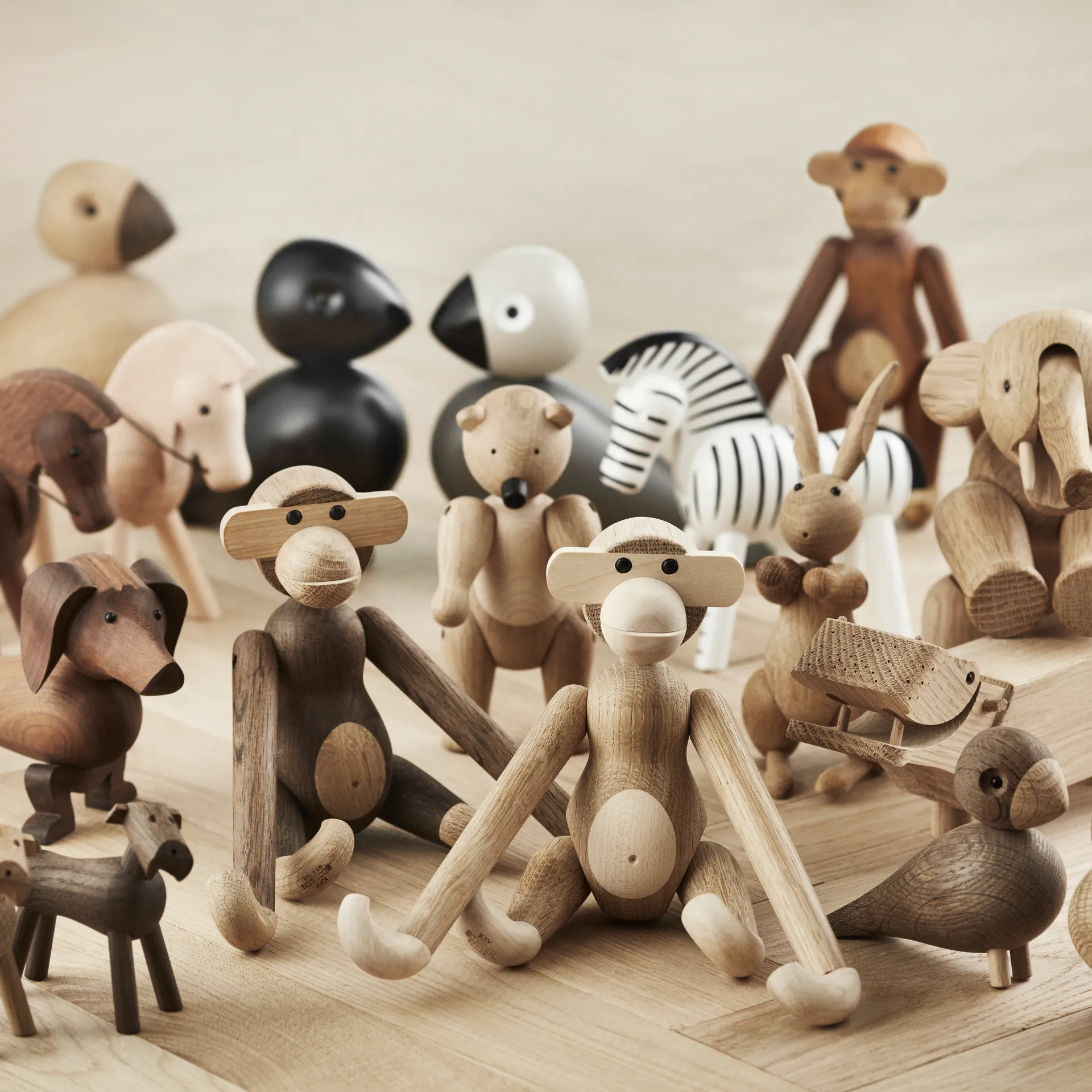 Scimmia in legno Kay Bojesen piccola , rovere e acero non trattati Kay Bojesen Denmark