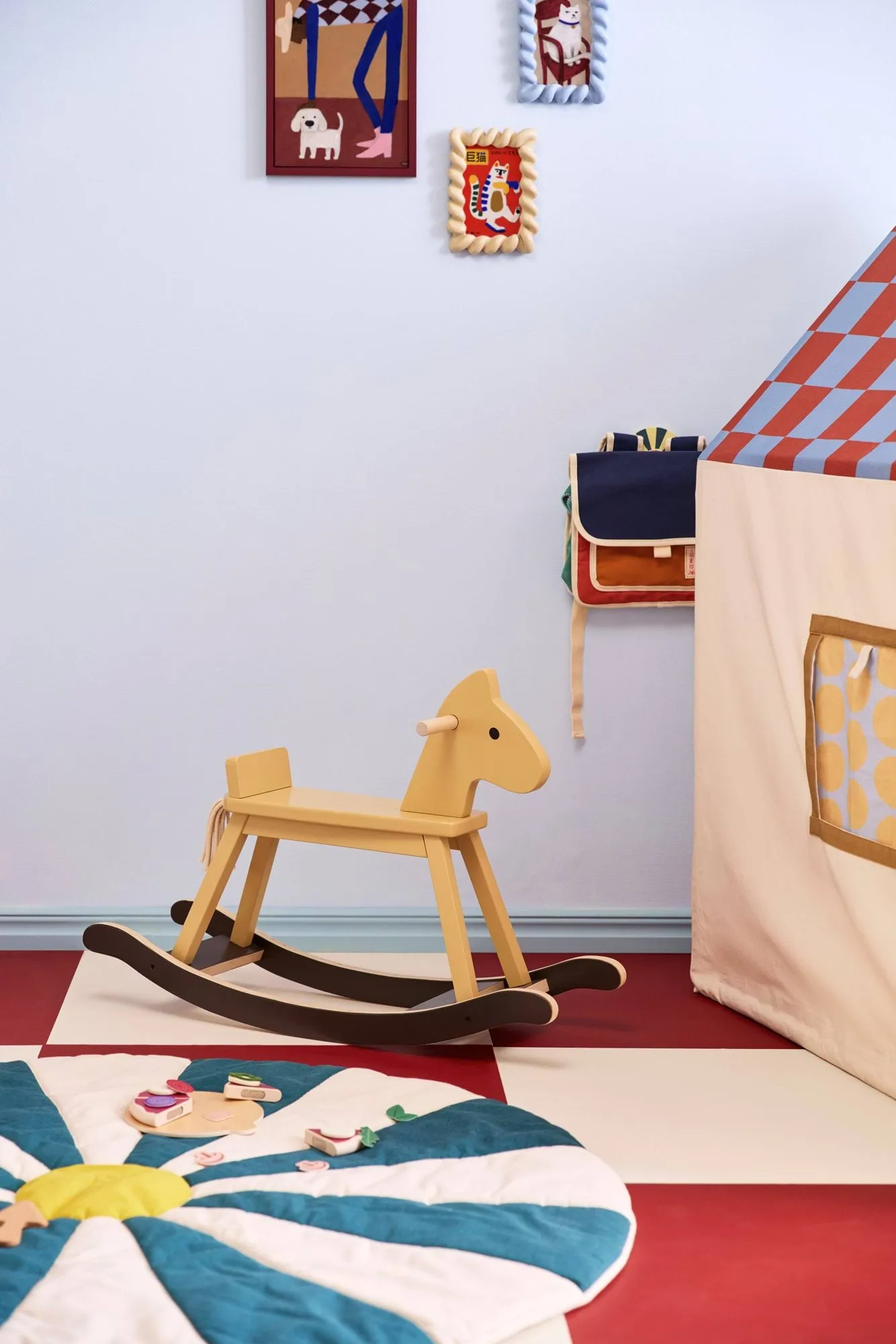 Cavallo a dondolo Kid's Concept, Giallo miele Kid's Concept