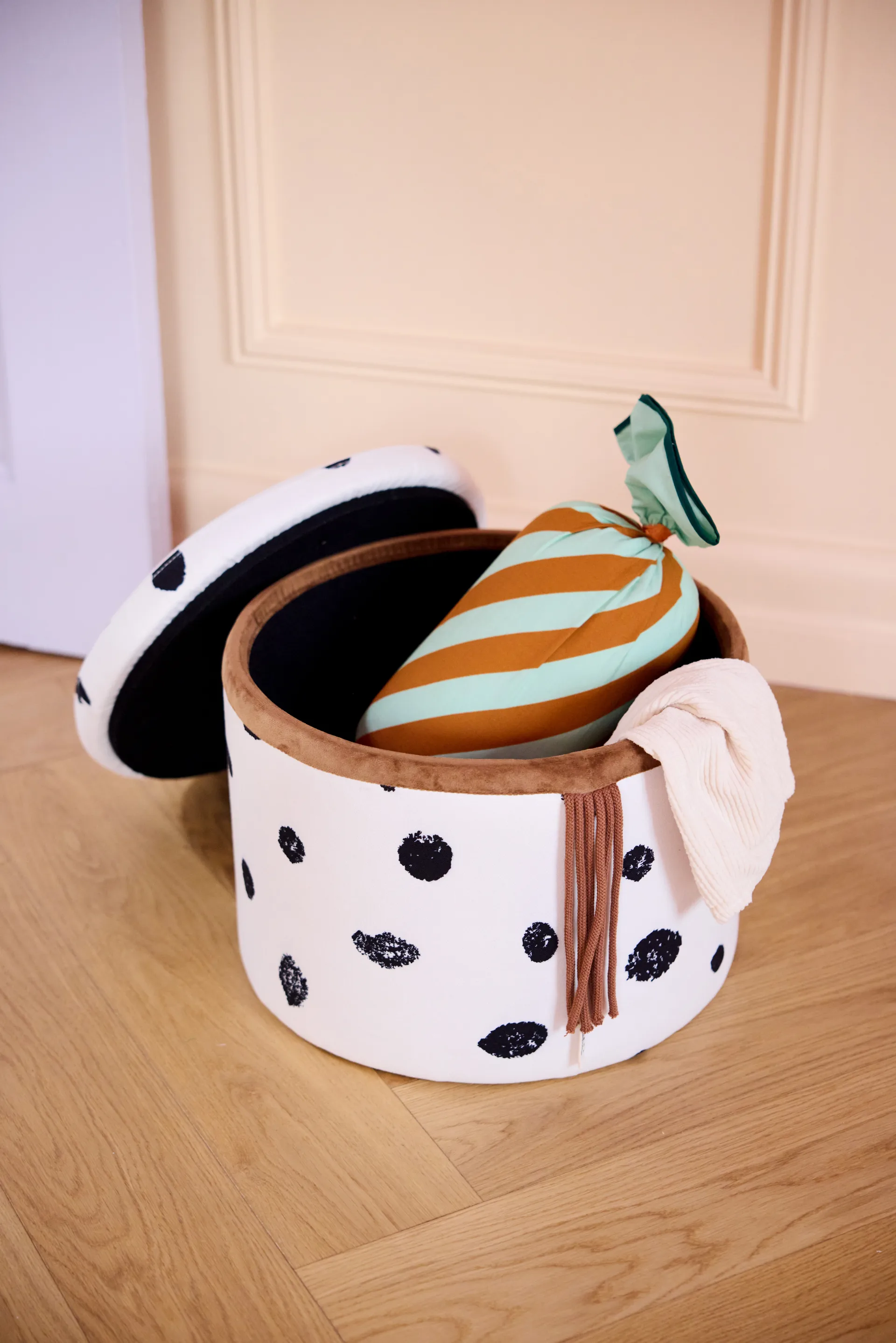 Cuscino Pippi a forma di caramella, Verde, 53x16 cm Kid's Concept