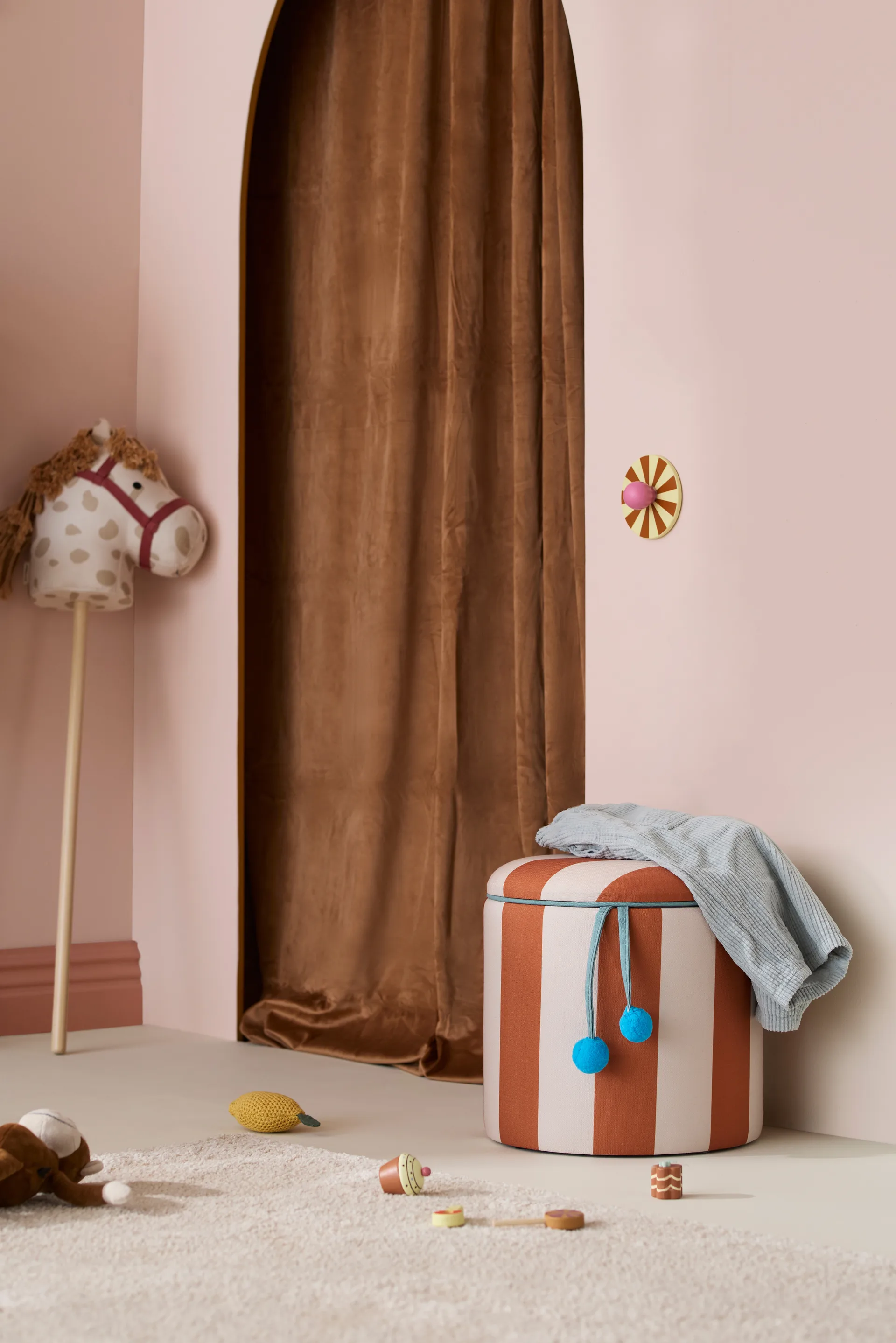 Pouf cilindrico con contenitore, Marrone, Ø40x30,5 cm Kid's Concept