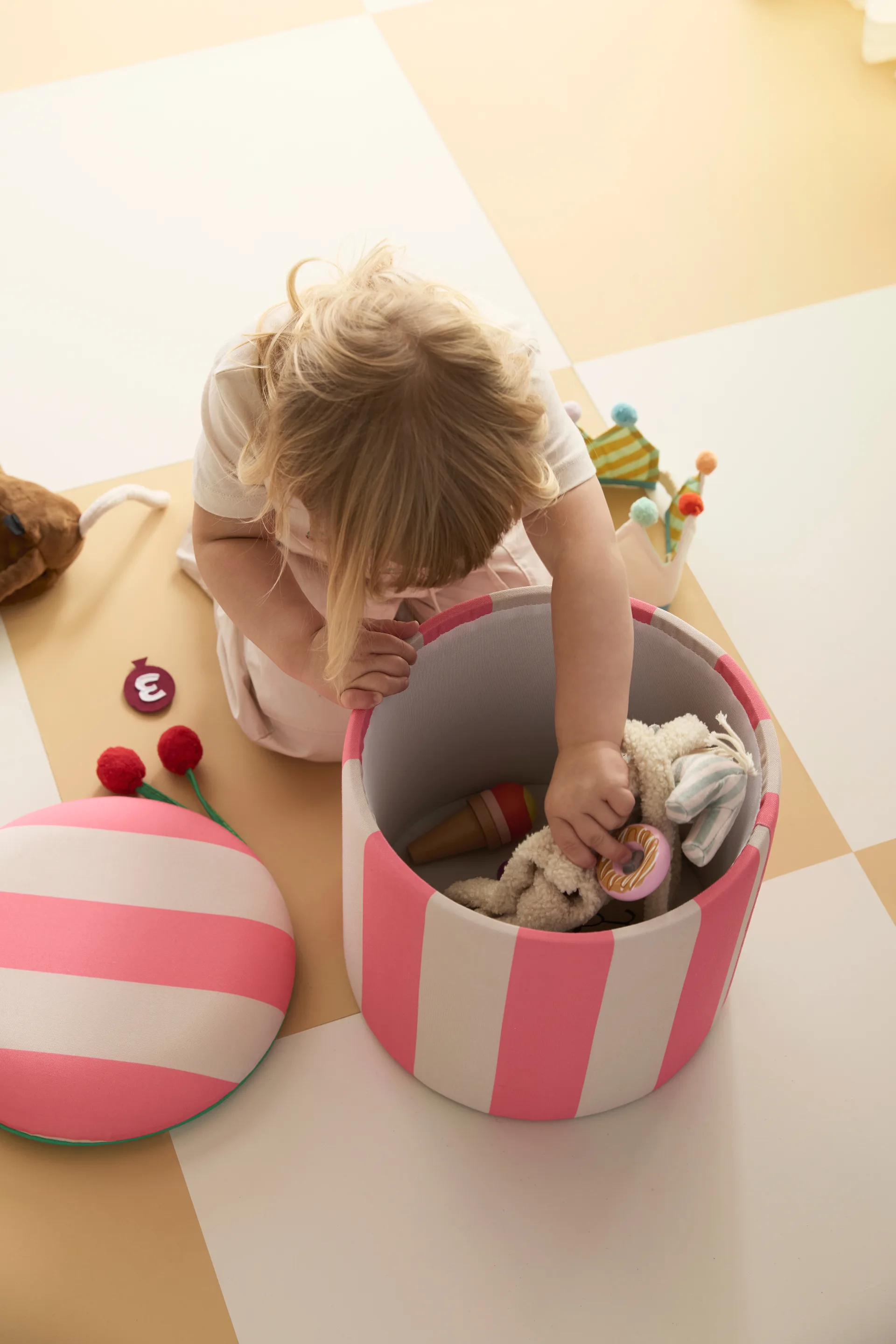 Pouf cilindrico con contenitore, Rosa, Ø40x30,5 cm Kid's Concept