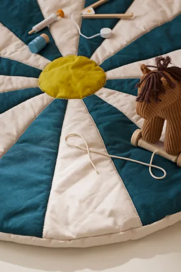 Tappeto da gioco Cirkus - Verde-blu, Ø112x2 cm - Kid's Concept