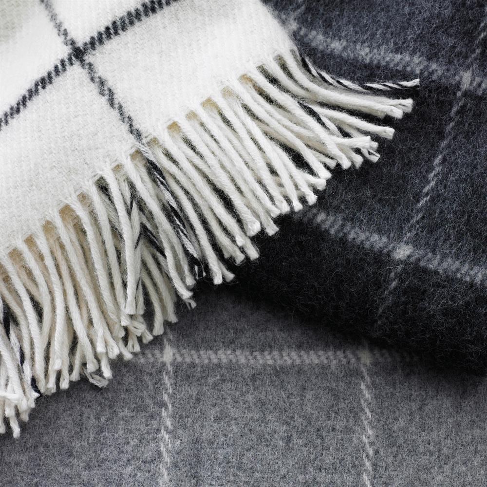 Plaid in lana Vinga, grigio scuro Klippan Yllefabrik