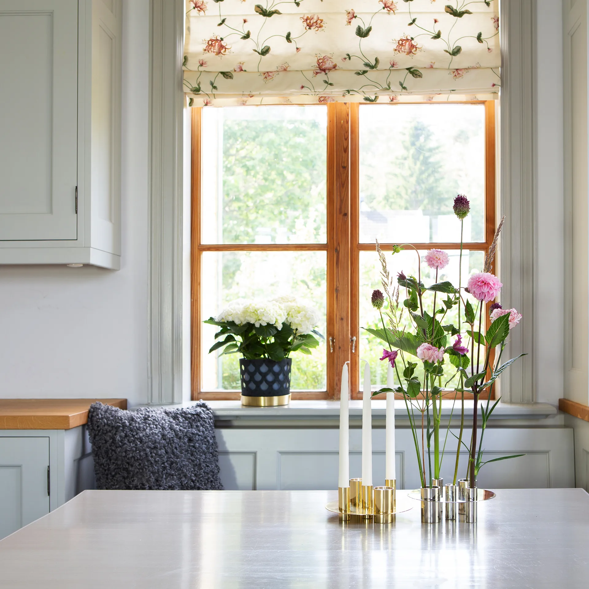 Portacandele Awa, Ottone KLONG