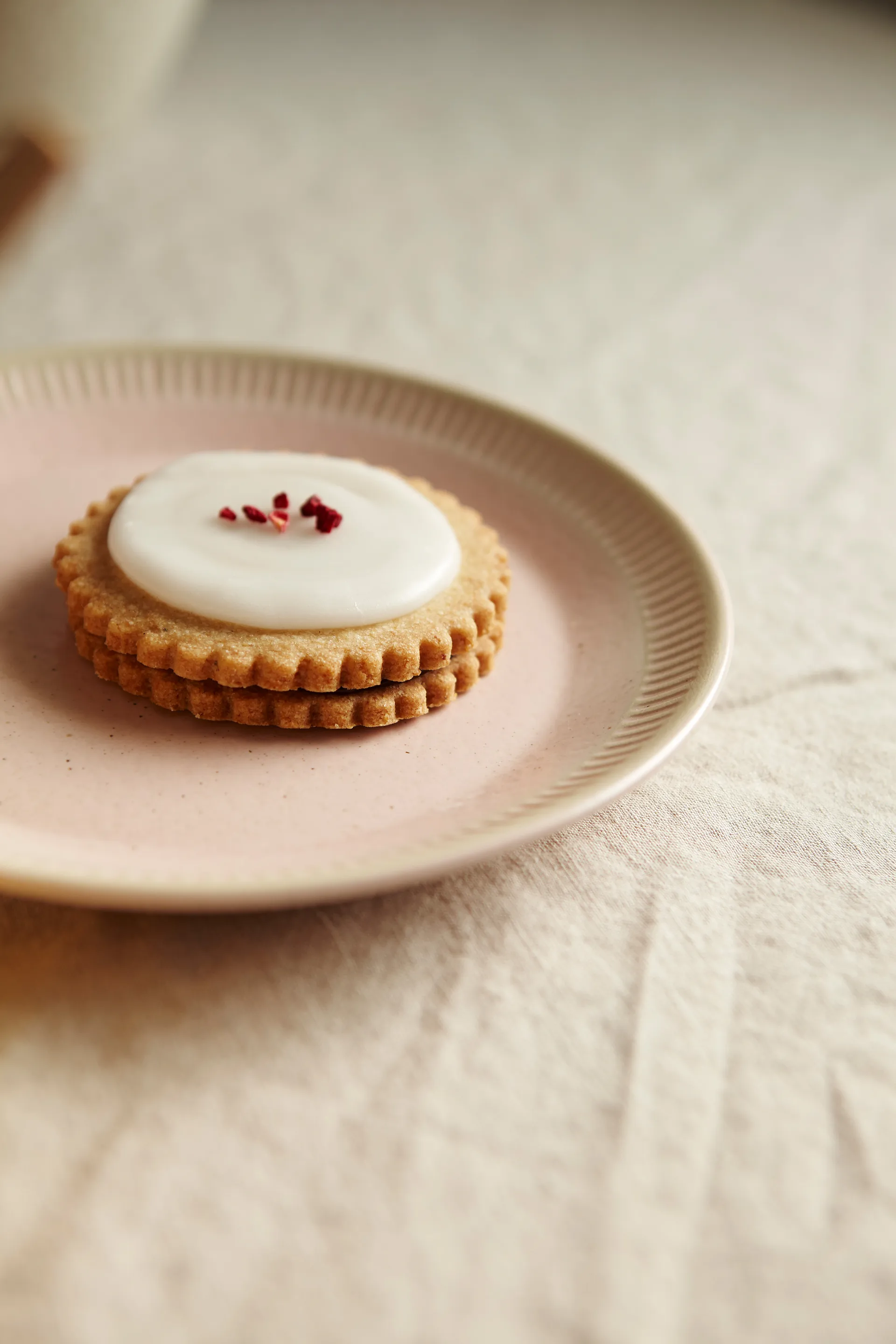 Piatto Colorit plate Ø 19 cm, Rosa Knabstrup Keramik