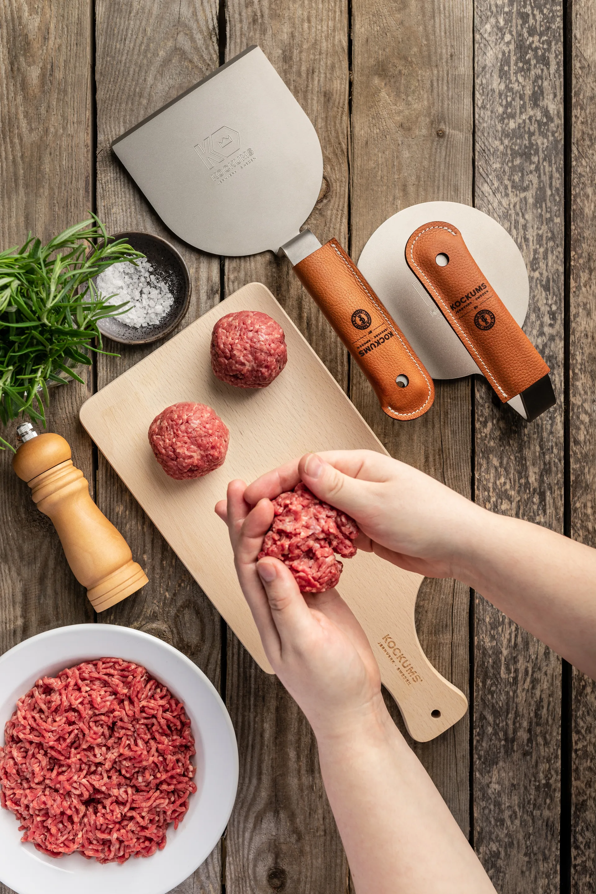 Pressa per hamburger con paletta da griglia, Con manico in cuoio Kockums Jernverk