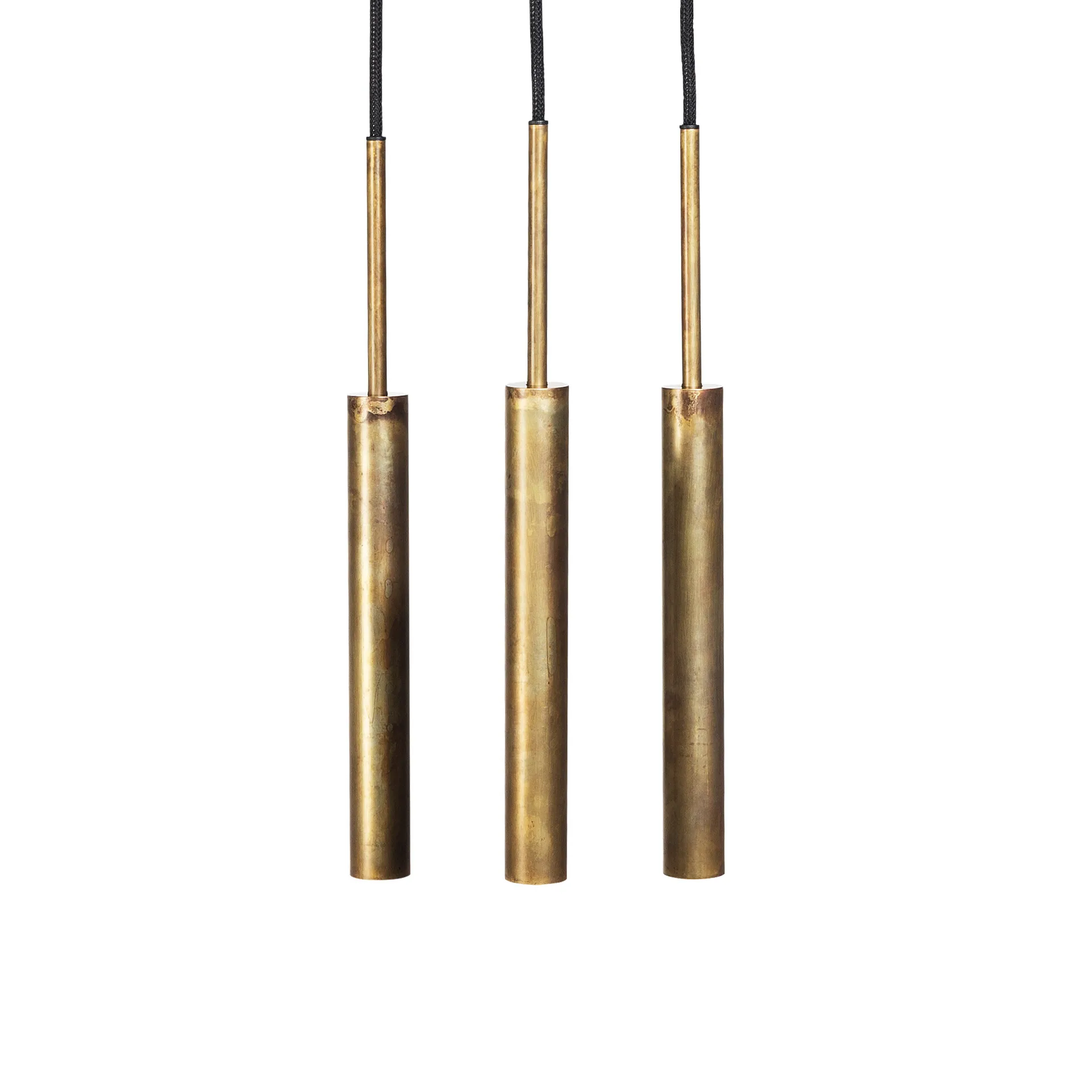 Lampada a sospensione Stav con 3 tubi allungati, Ottone grezzo Konsthantverk