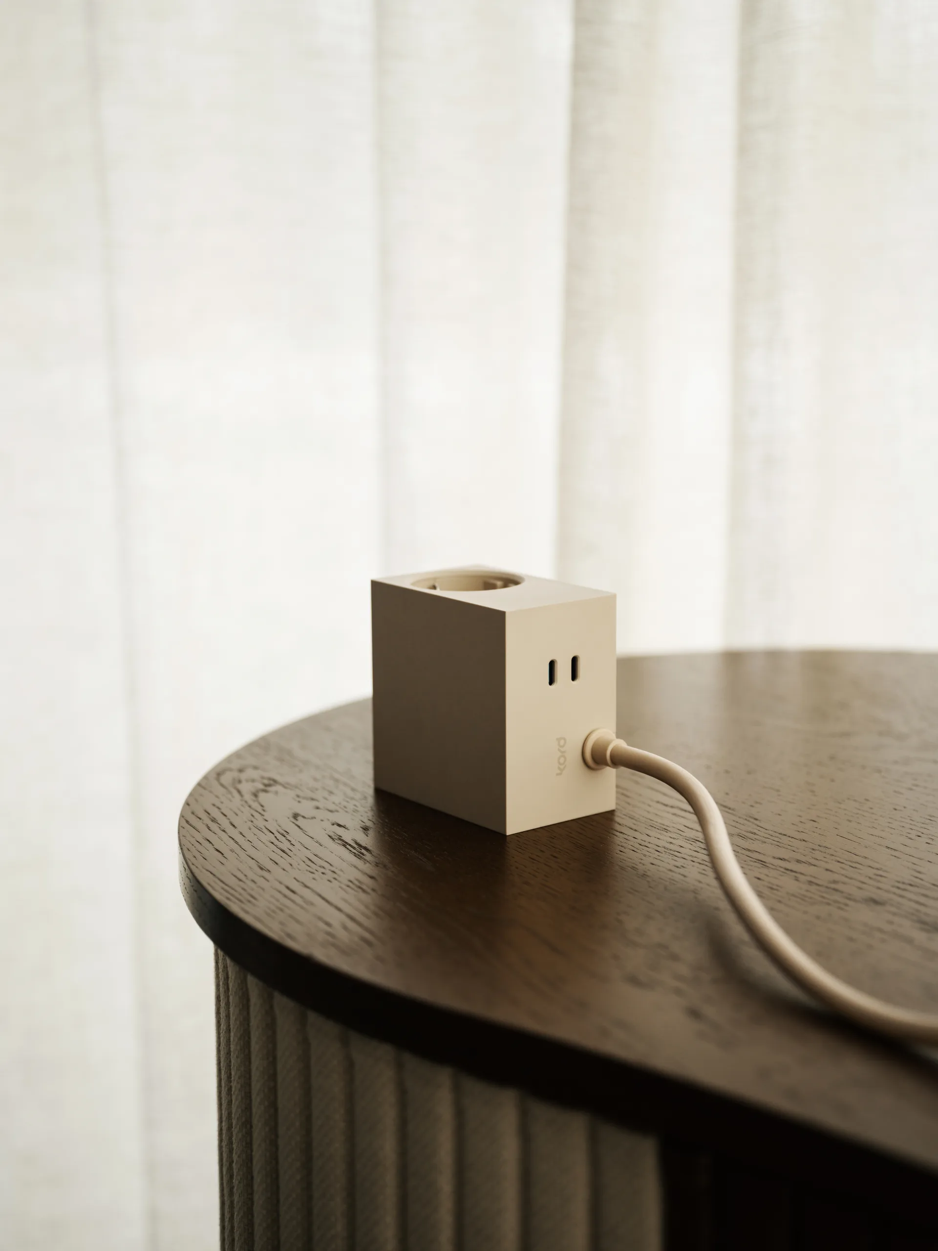 Presa multipla Cuboid+ USB-C 30W 2 m, Pearled Ivory Kord