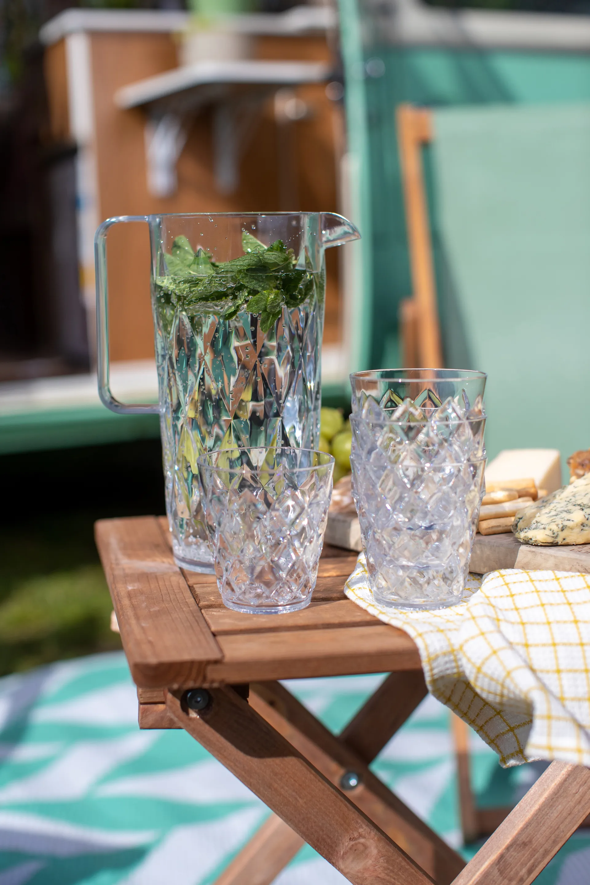 Caraffa Crystal con 4 bicchieri, Cristallino Koziol