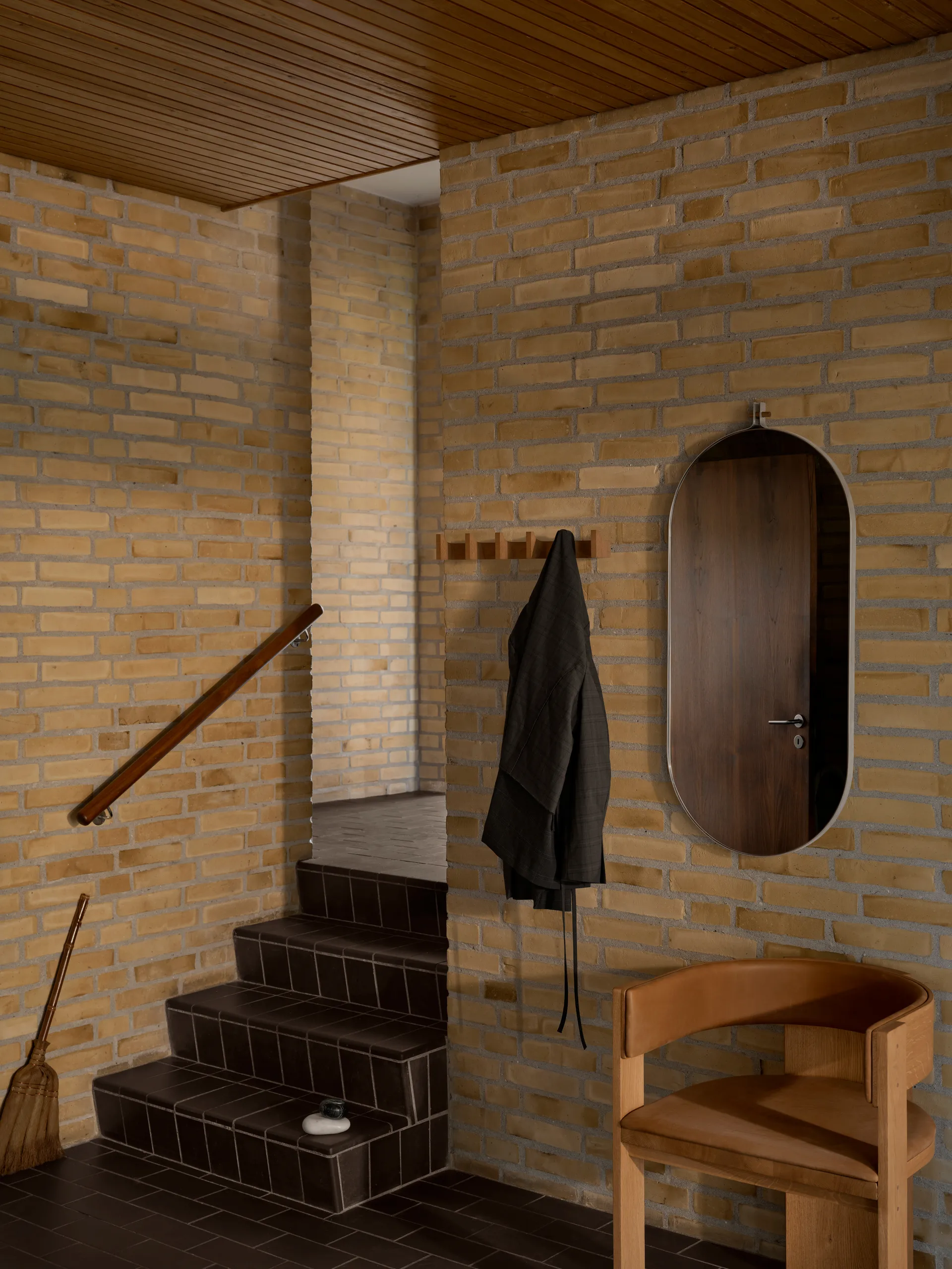 Appendiabiti Column 49 cm, Rovere oliato in tonalità calda Kristina Dam Studio