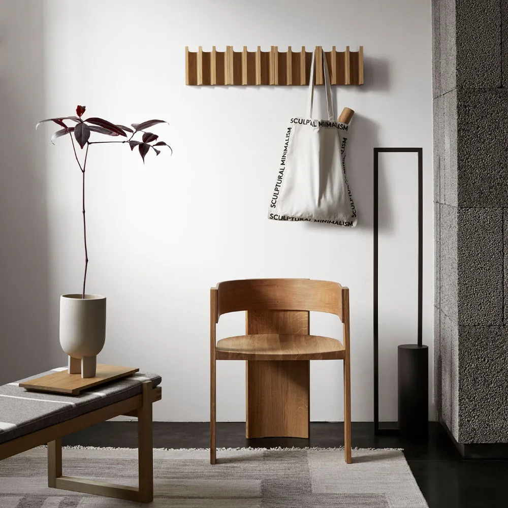 Appendiabiti Column, rovere oliato Kristina Dam Studio