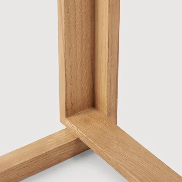 Sgabello Outline 75 cm - Rovere laccato in tonalità calda-acciaio spazzolato - Kristina Dam Studio