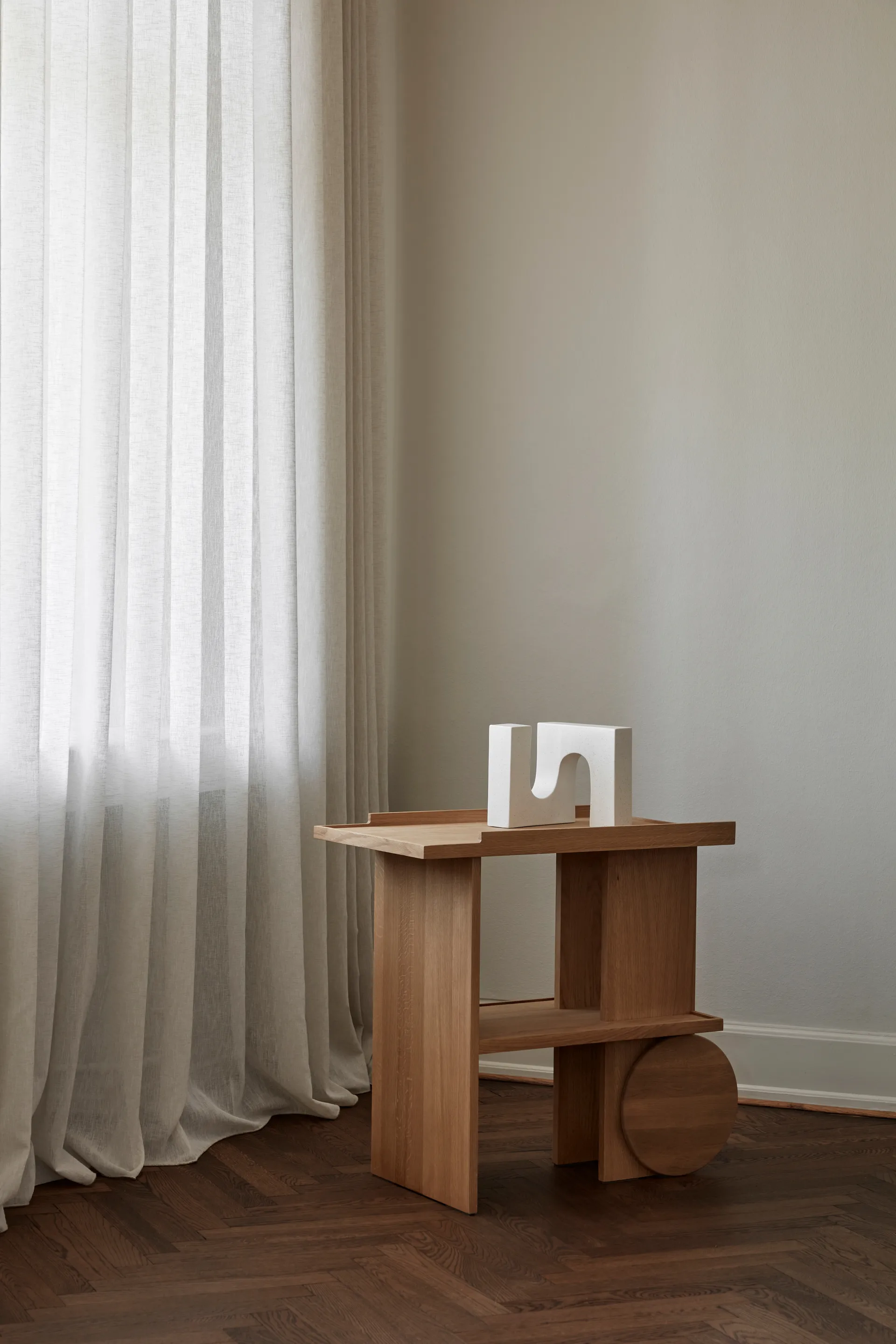 Tavolino laterale Axis 42x80 cm, Rovere laccato in tonalità calda Kristina Dam Studio