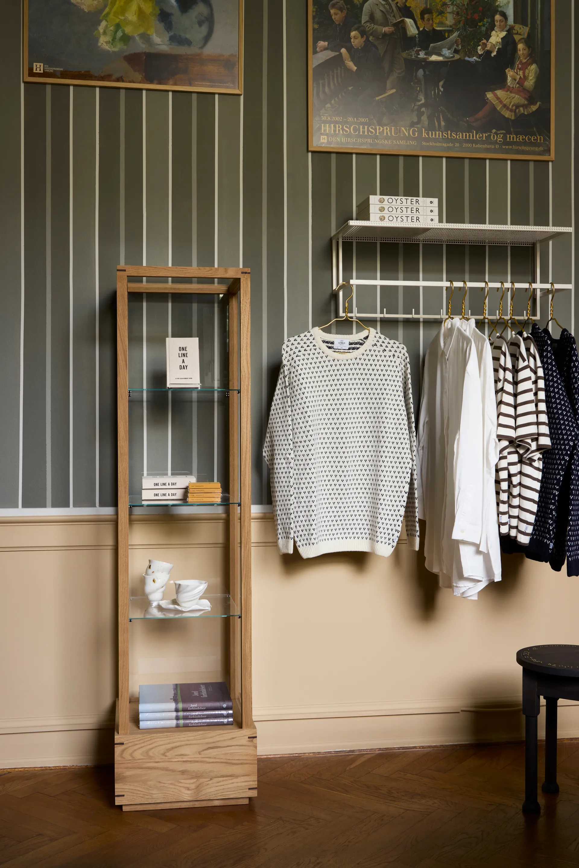 Vetrina Japanese media, Rovere oliato caldo Kristina Dam Studio