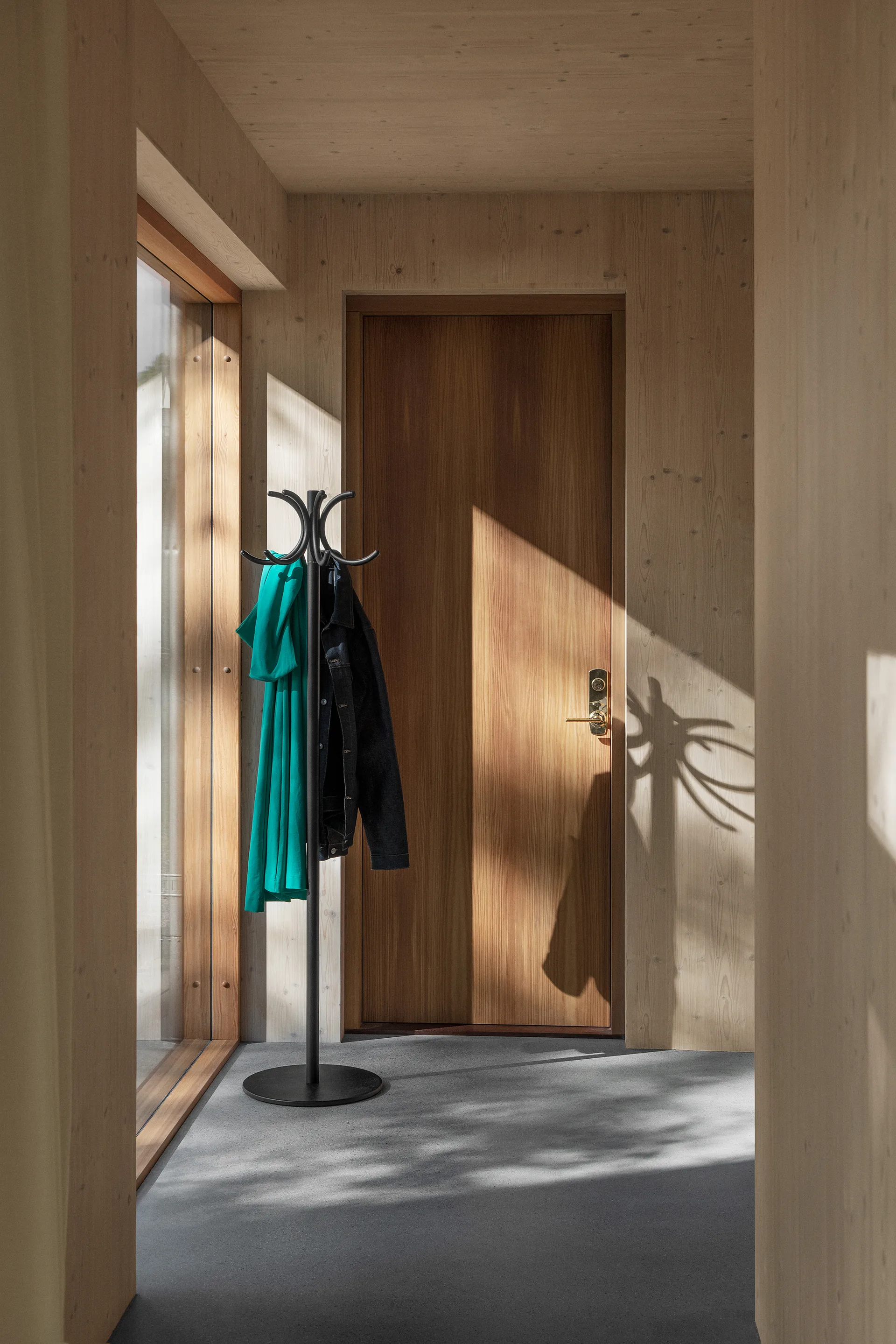 S70-12 appendiabiti, Texture nera Lammhults