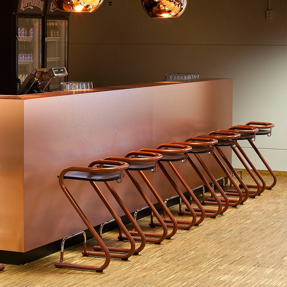 S70-3 sgabello da bar, Nero-cromo Lammhults