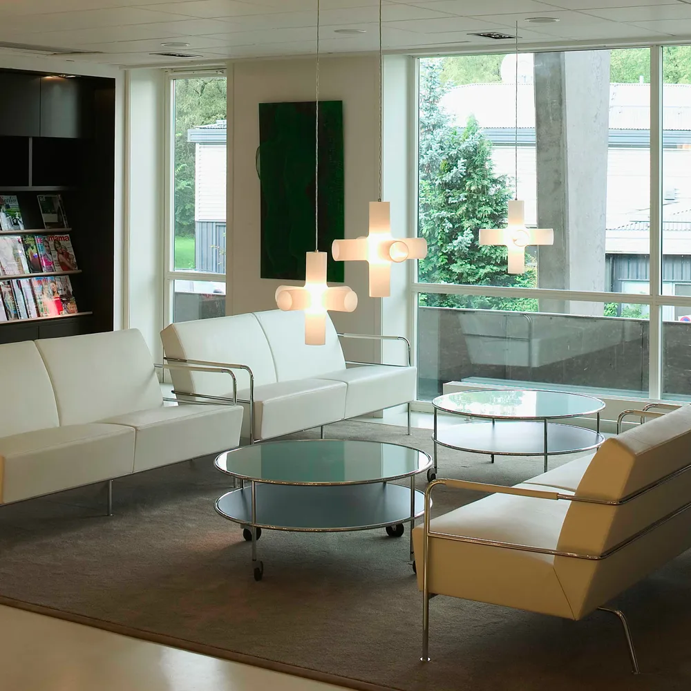 Tavolino Chicago III, Laminato nero-cromo Lammhults