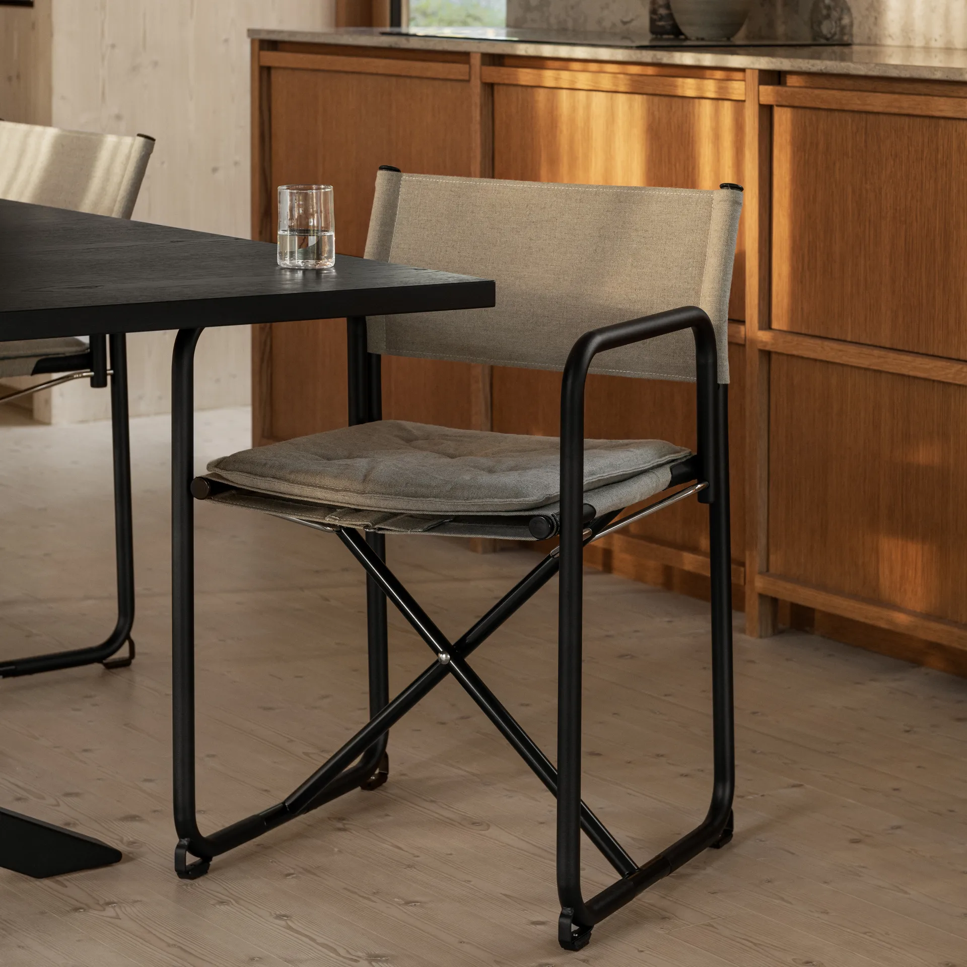 X75-2 poltrona con braccioli, Lino naturale-cromo Lammhults