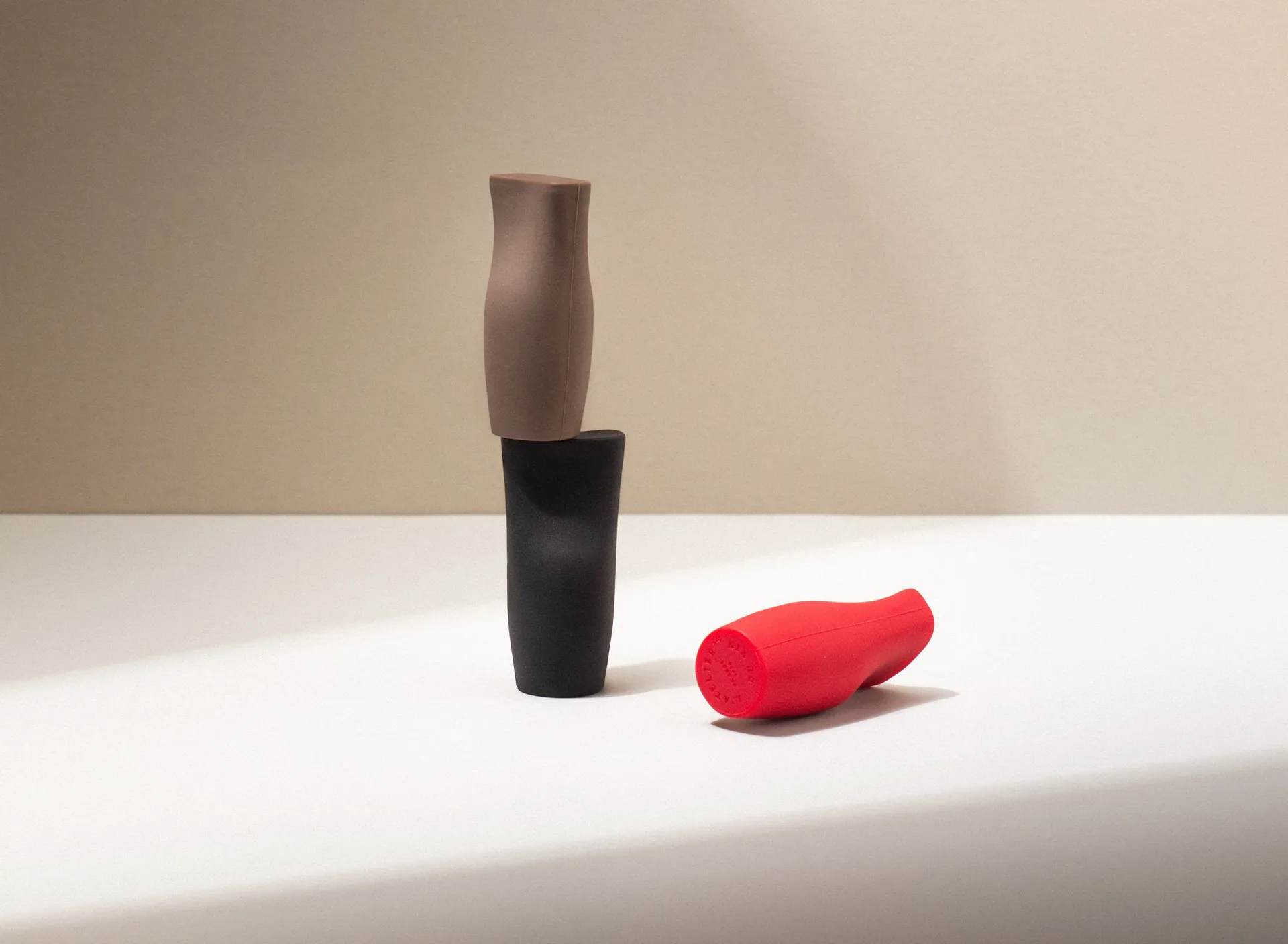 Tappo per vino Le Bouchon Universel, Rosso-nero-marrone L'Atelier du Vin