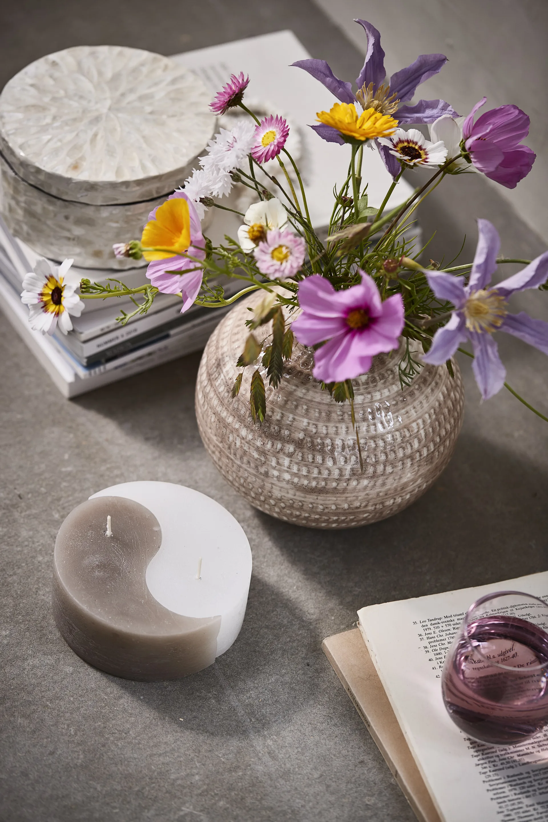 Candelotto YingYang Ø 13 cm, Silver grey-white Lene Bjerre