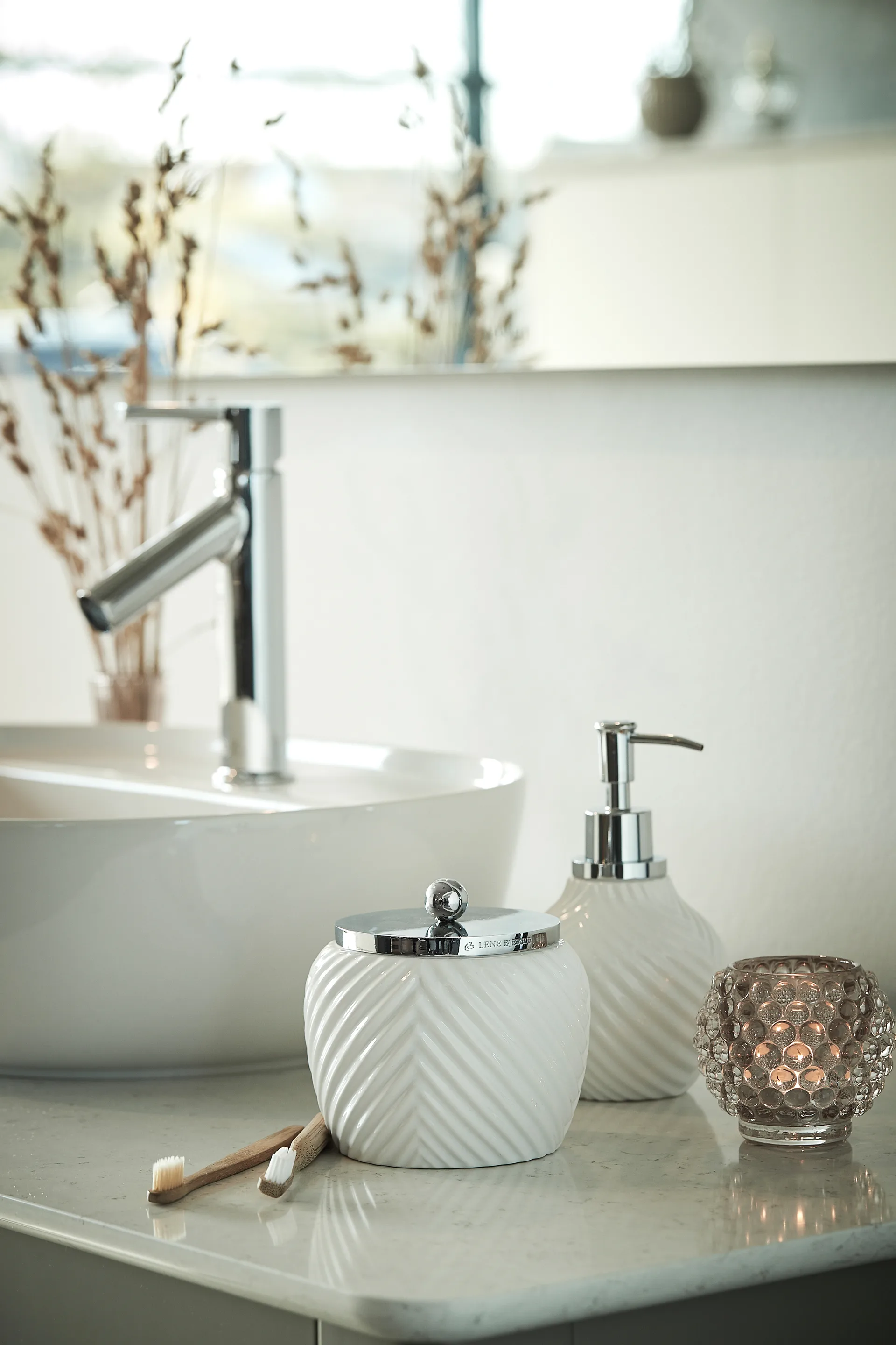 Dispenser sapone Milda 17,5 cm, Bianco-argento Lene Bjerre
