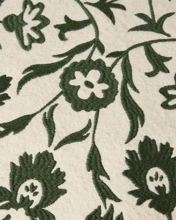 Flower Embroidered Wool Mix federa per cuscino 50x50 cm - Beige-verde chiaro - Lexington
