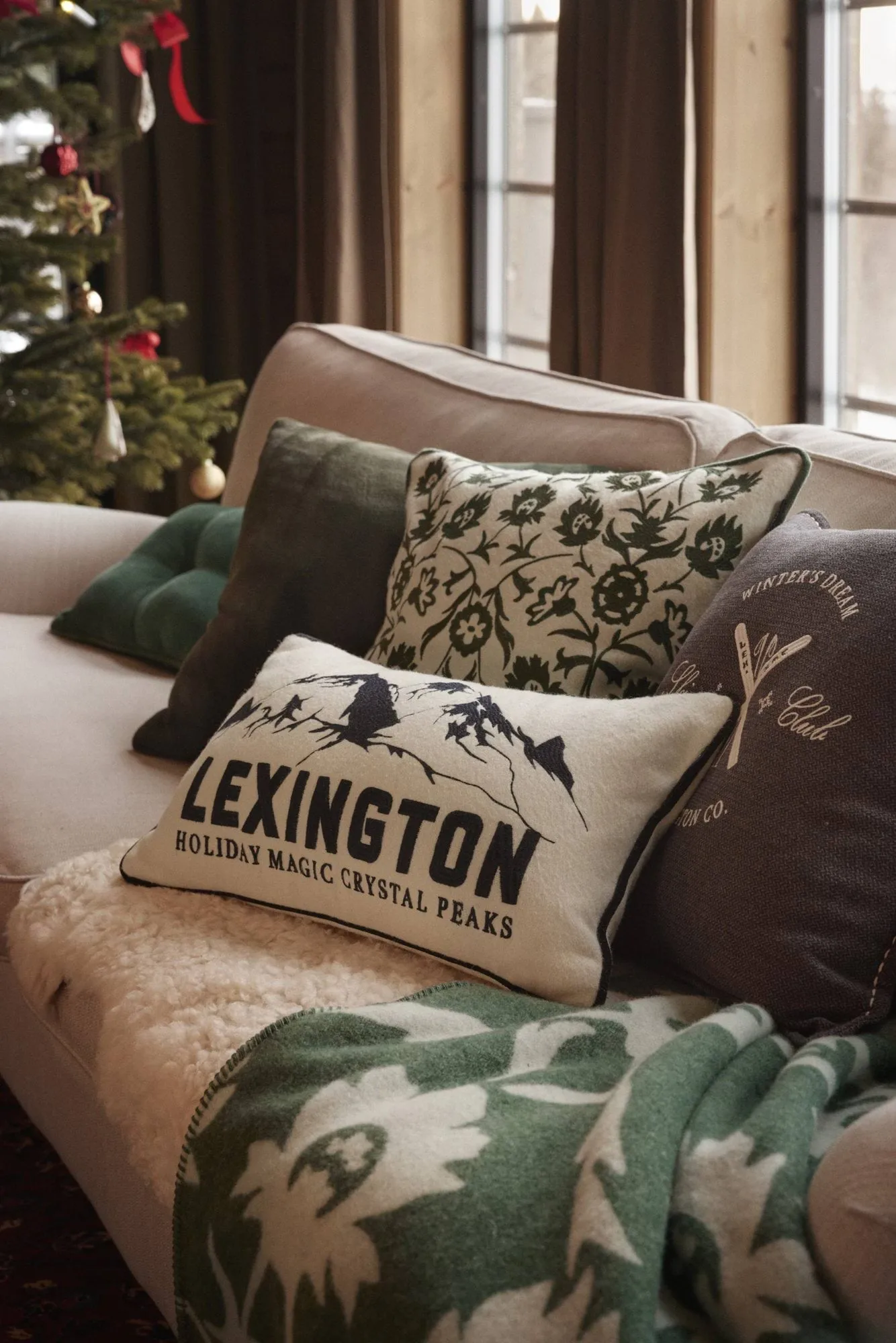 Mountains Logo cuscino decorativo in misto lana, White-navy, 50x30 cm Lexington