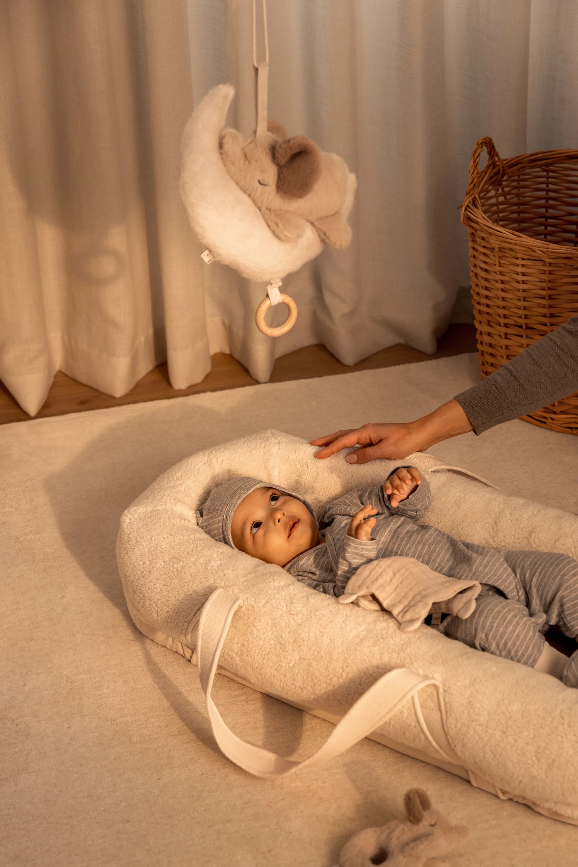 Babynest Gro pile, Sandy Liewood