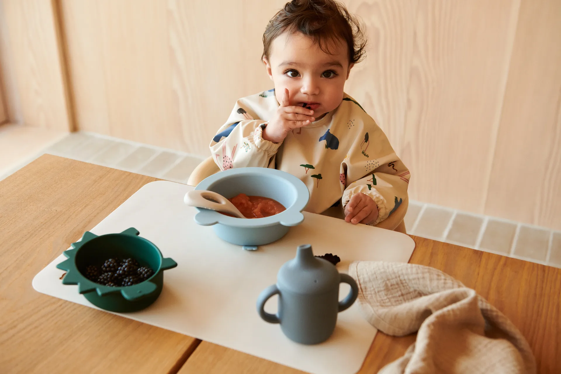 Ciotola in silicone Iggy 4 pezzi, Dino blue multi mix Liewood