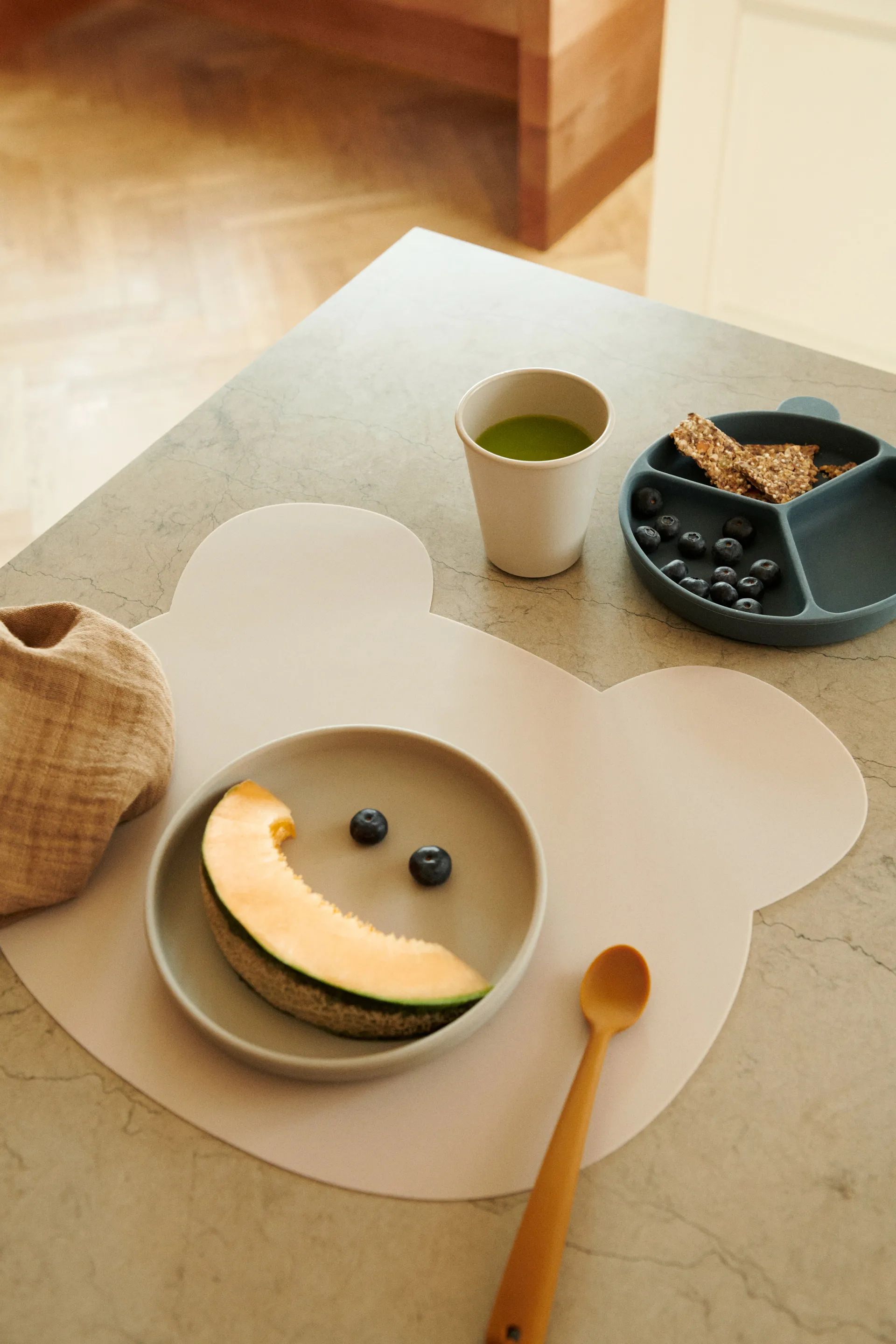 Piatto per bambini diviso Stacy 2 pezzi, Sea blue-Whale blue Liewood