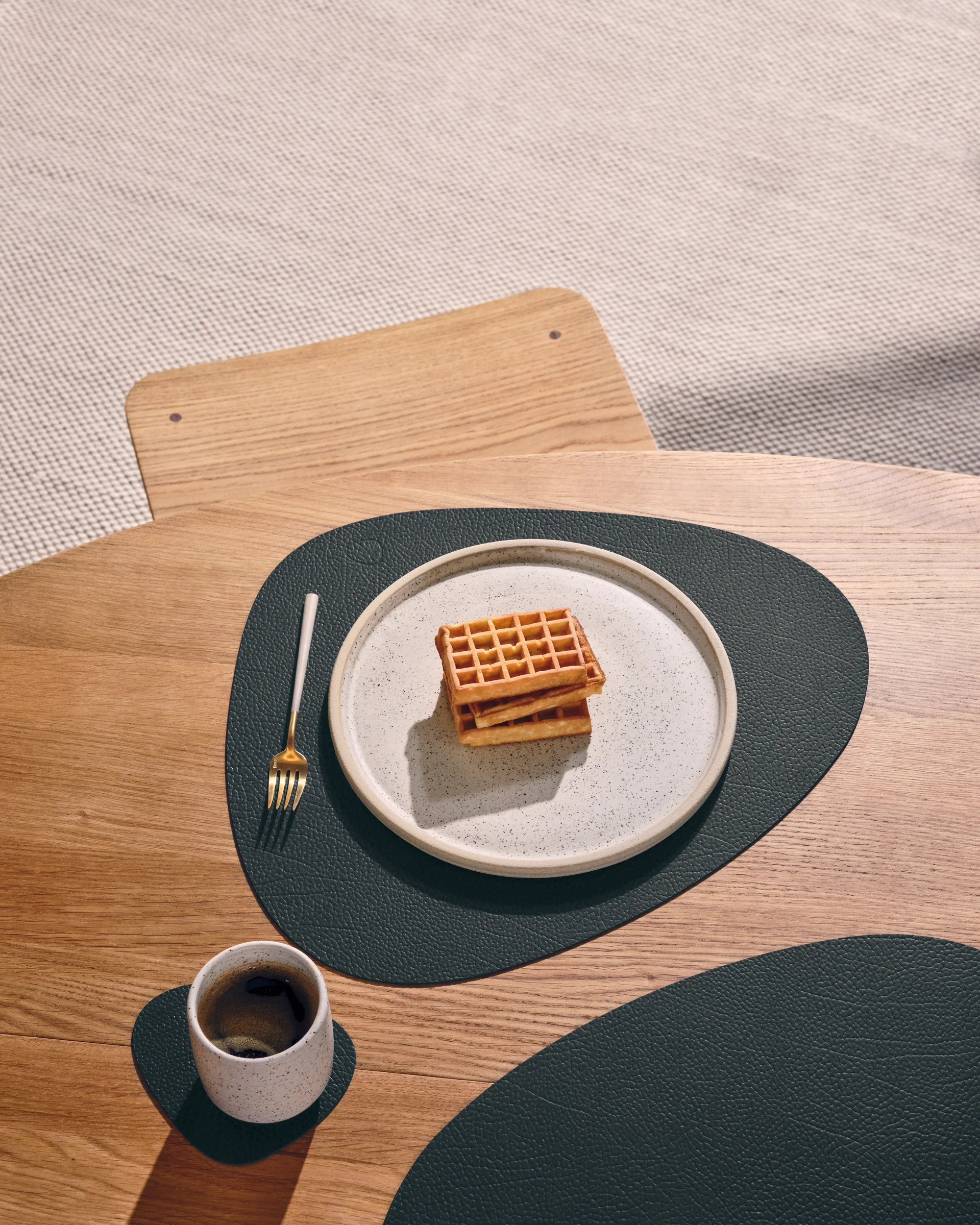 Sottobicchiere Bull curvo reversibile 1 pz, nero-marrone LIND DNA