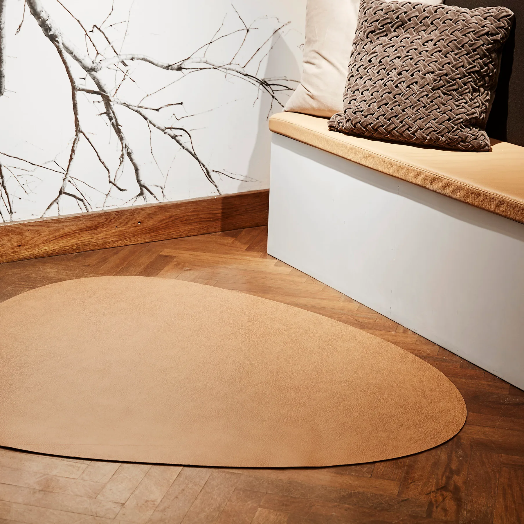 Tappeto in pelle Curve Bwool XXL, naturale LIND DNA