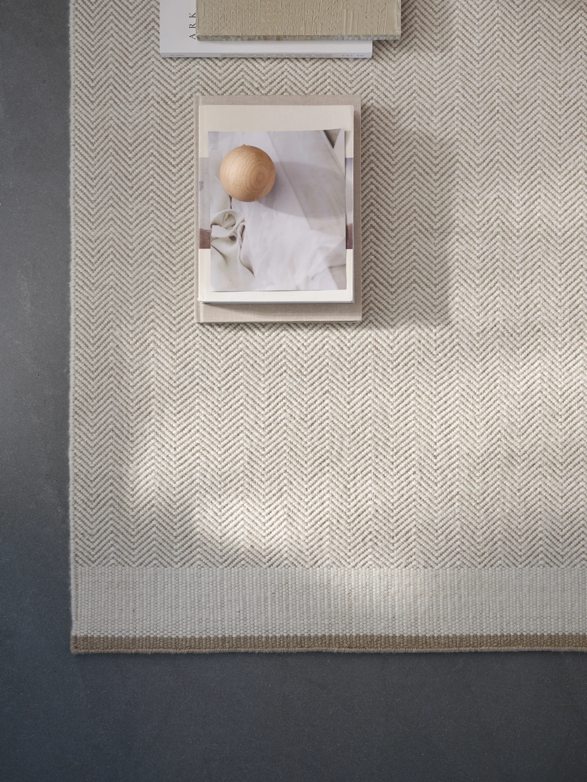 Tappeto in lana Stratum Echo, Bianco, 250x350 cm Linie Design