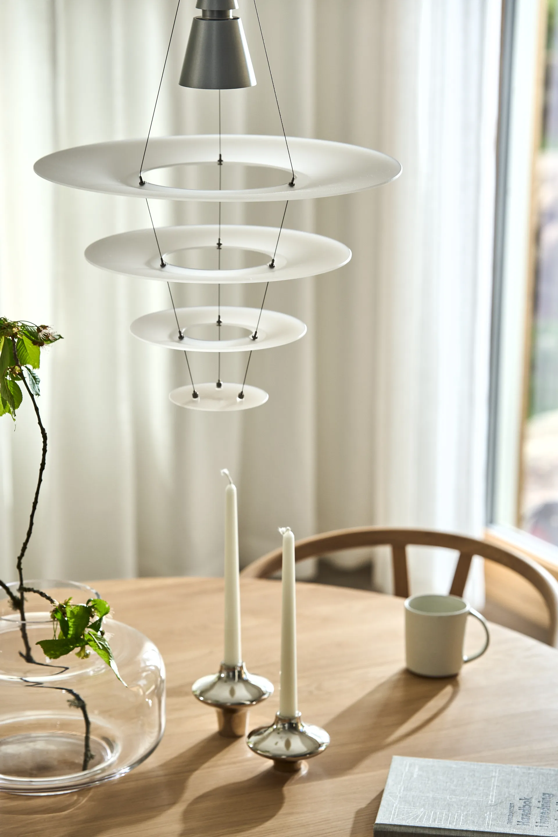 Lampada a sospensione Enigma 425, Bianco Louis Poulsen
