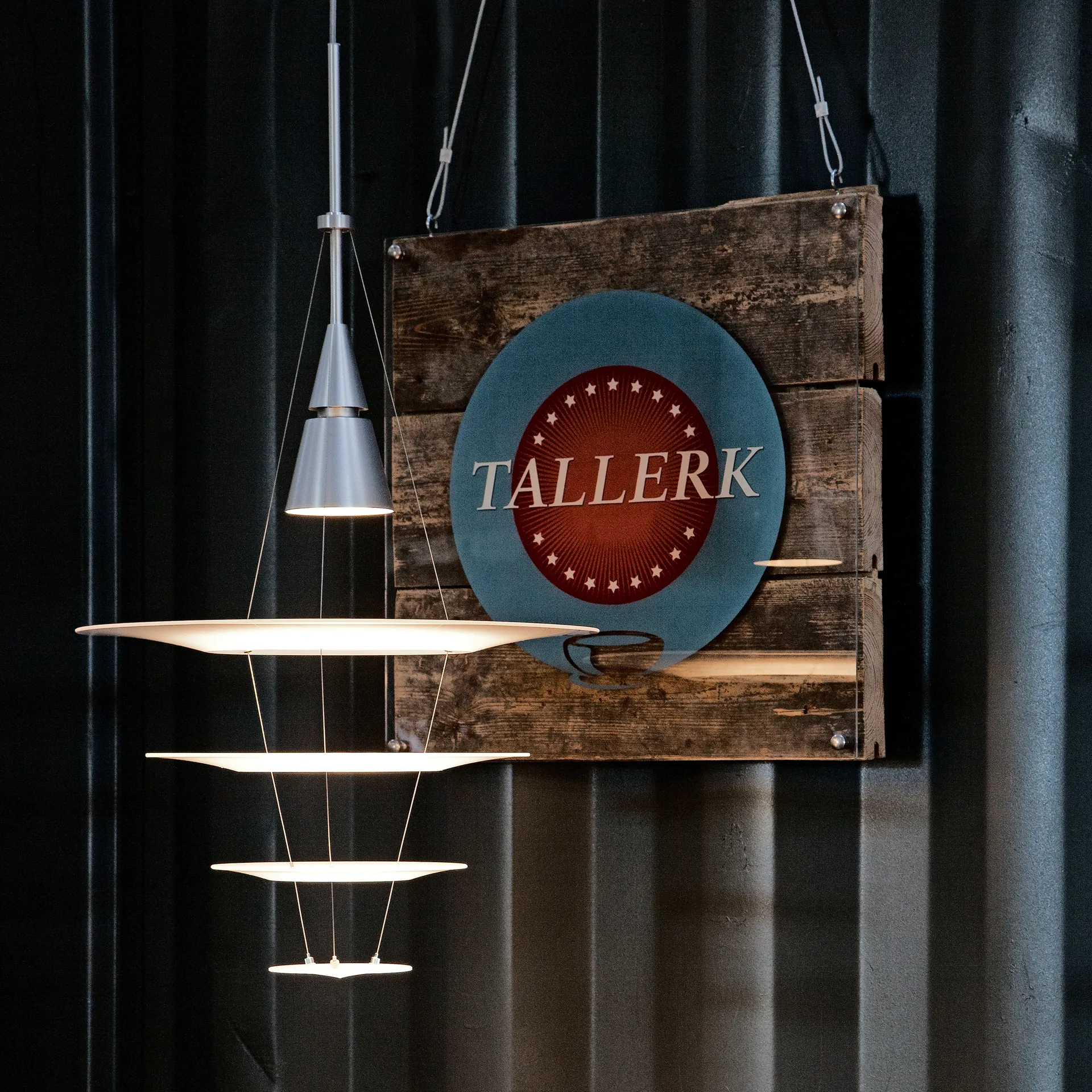 Lampada a sospensione Enigma 825, Nero, LED Louis Poulsen