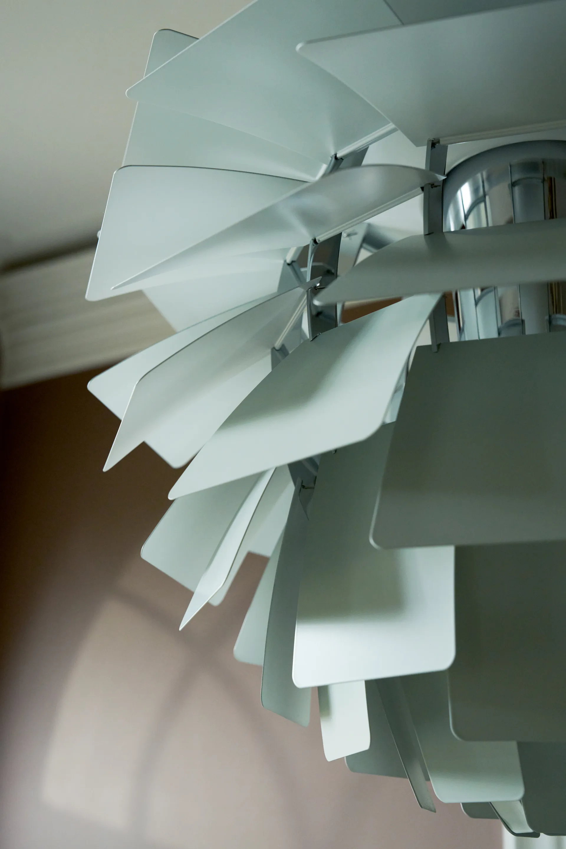 Lampada a sospensione PH Artichoke Ø 48 cm, Dusty green-high lustre chrome plated Louis Poulsen