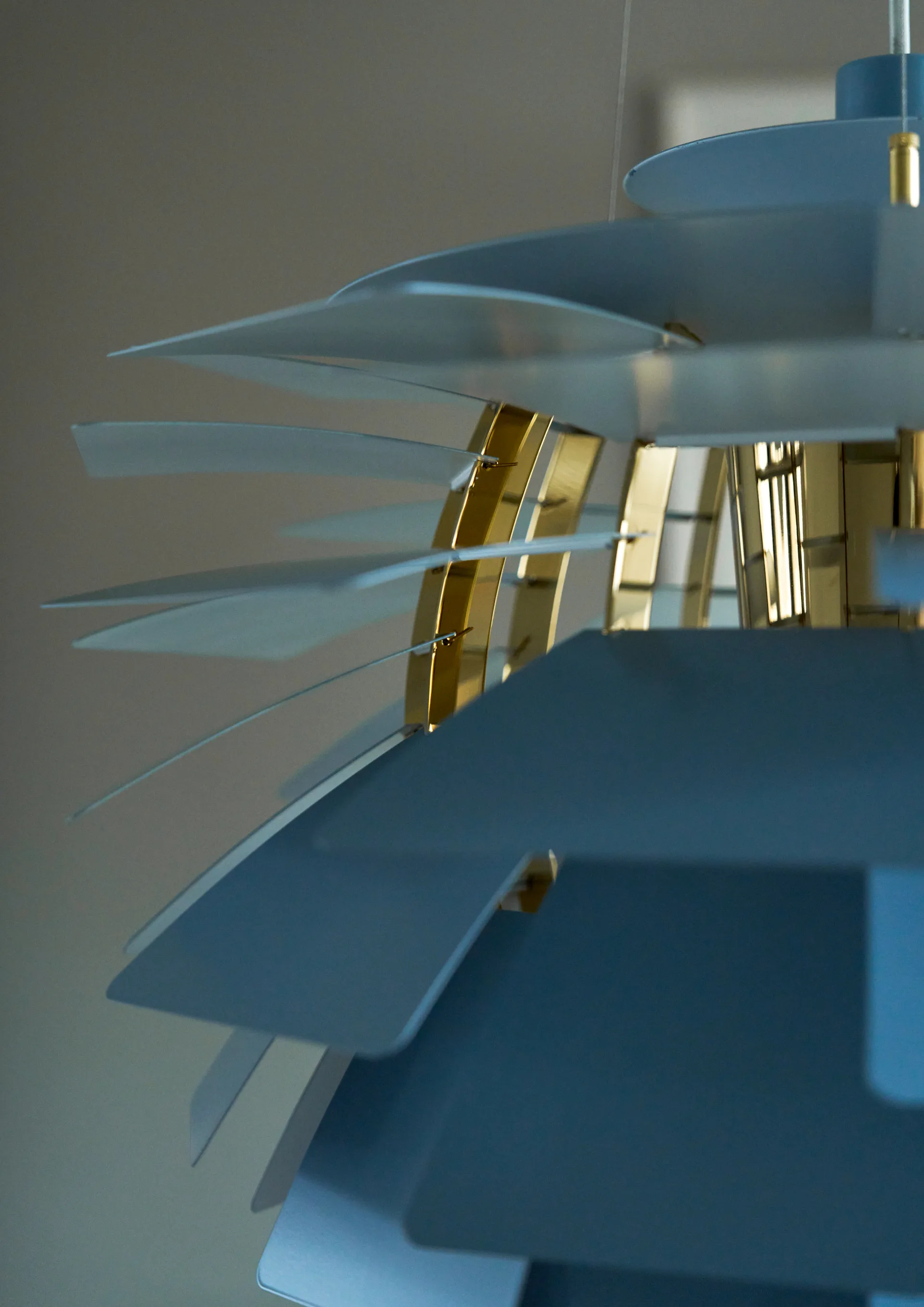 Lampada a sospensione PH Artichoke Ø 60 cm, Dusty blue-brass metallised Louis Poulsen