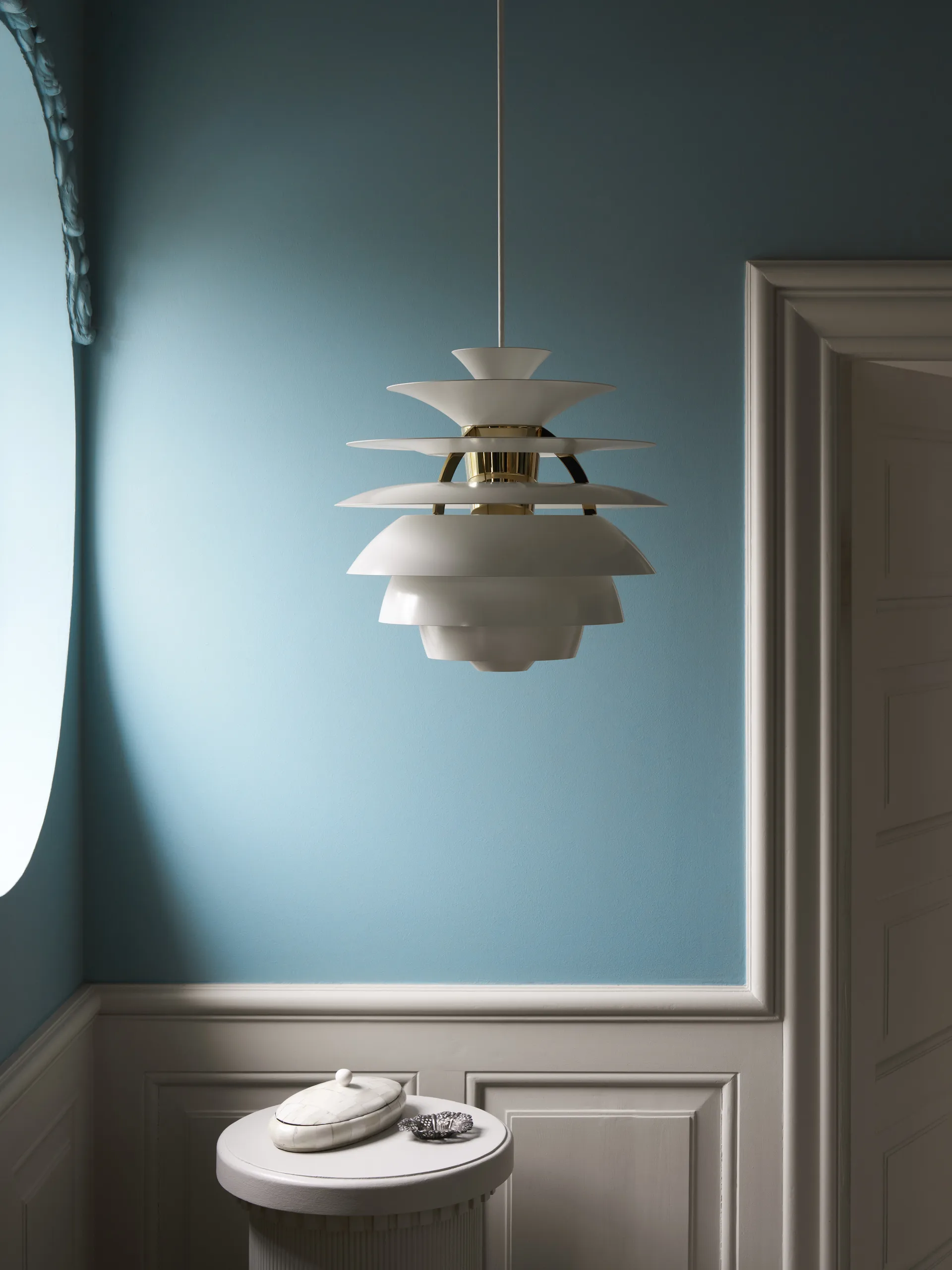 Lampada a sospensione PH Snowball, Dusty blue-brass Louis Poulsen