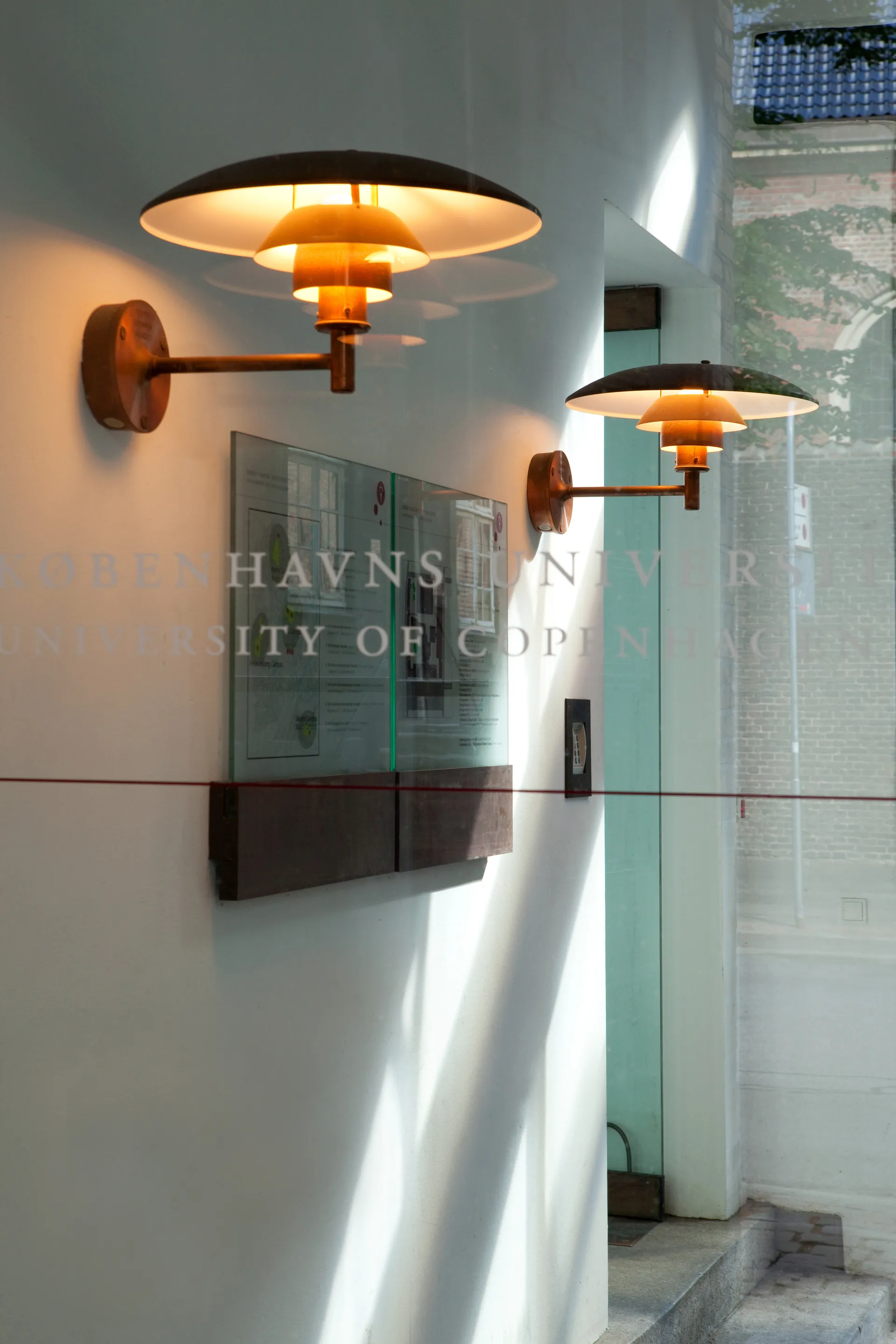 Lampada da parete PH, Brushed copper Louis Poulsen