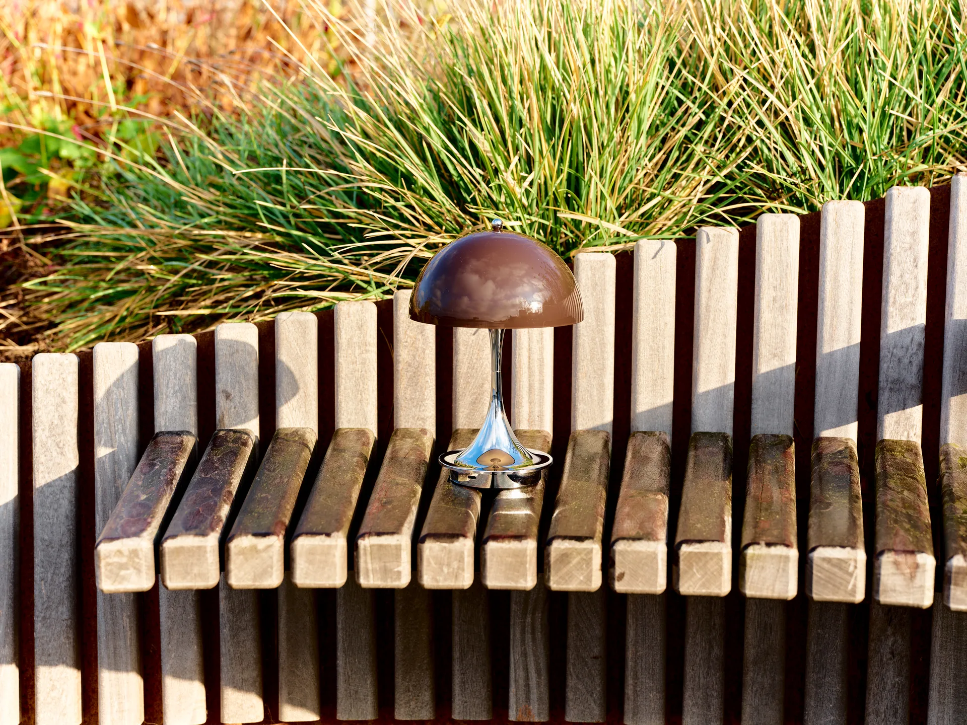 Lampada da tavolo Panthella 160 Portable v3, Original Opal Brown Louis Poulsen