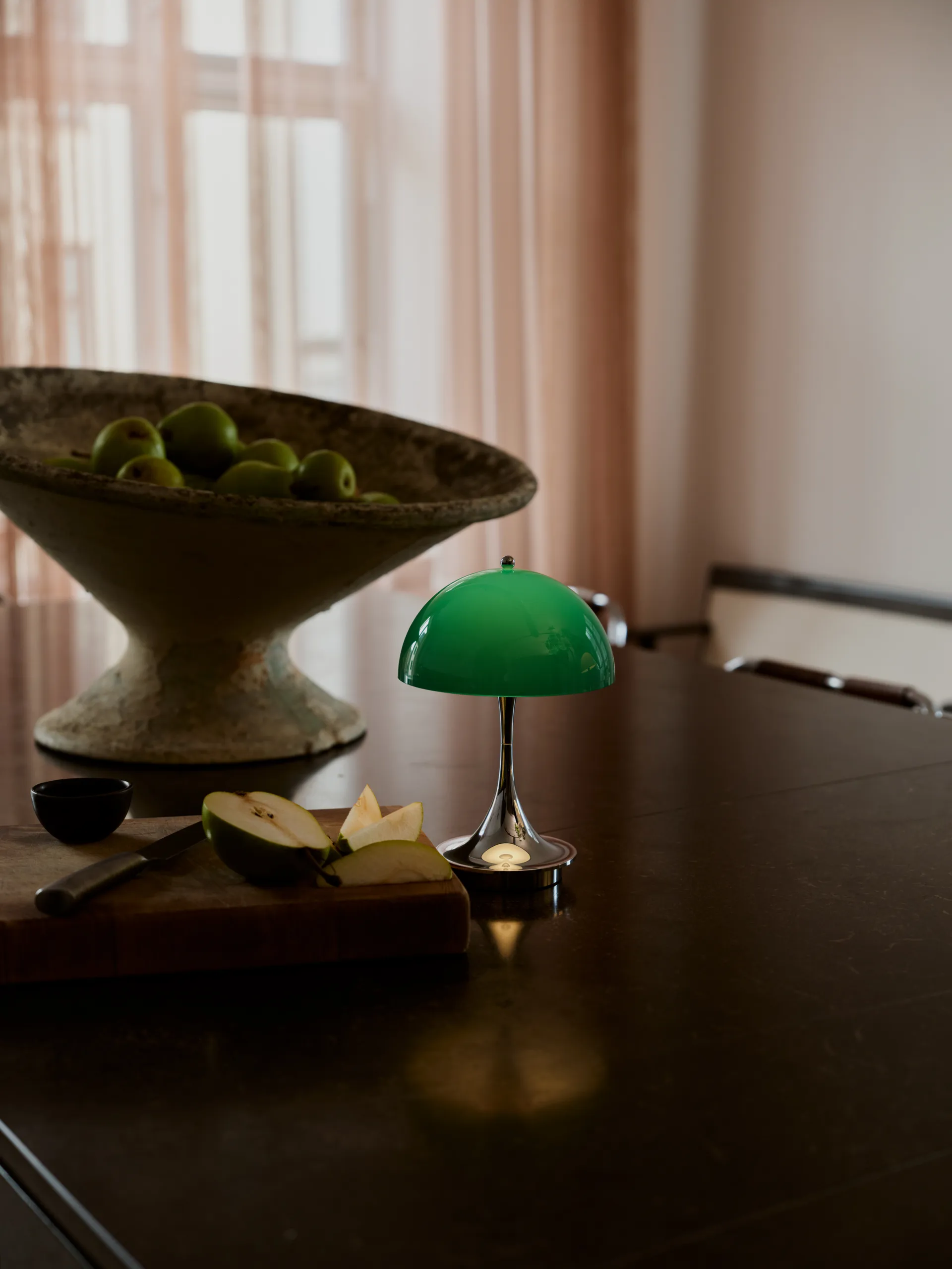 Lampada da tavolo Panthella 160 Portable v3, Original Opal Green Louis Poulsen