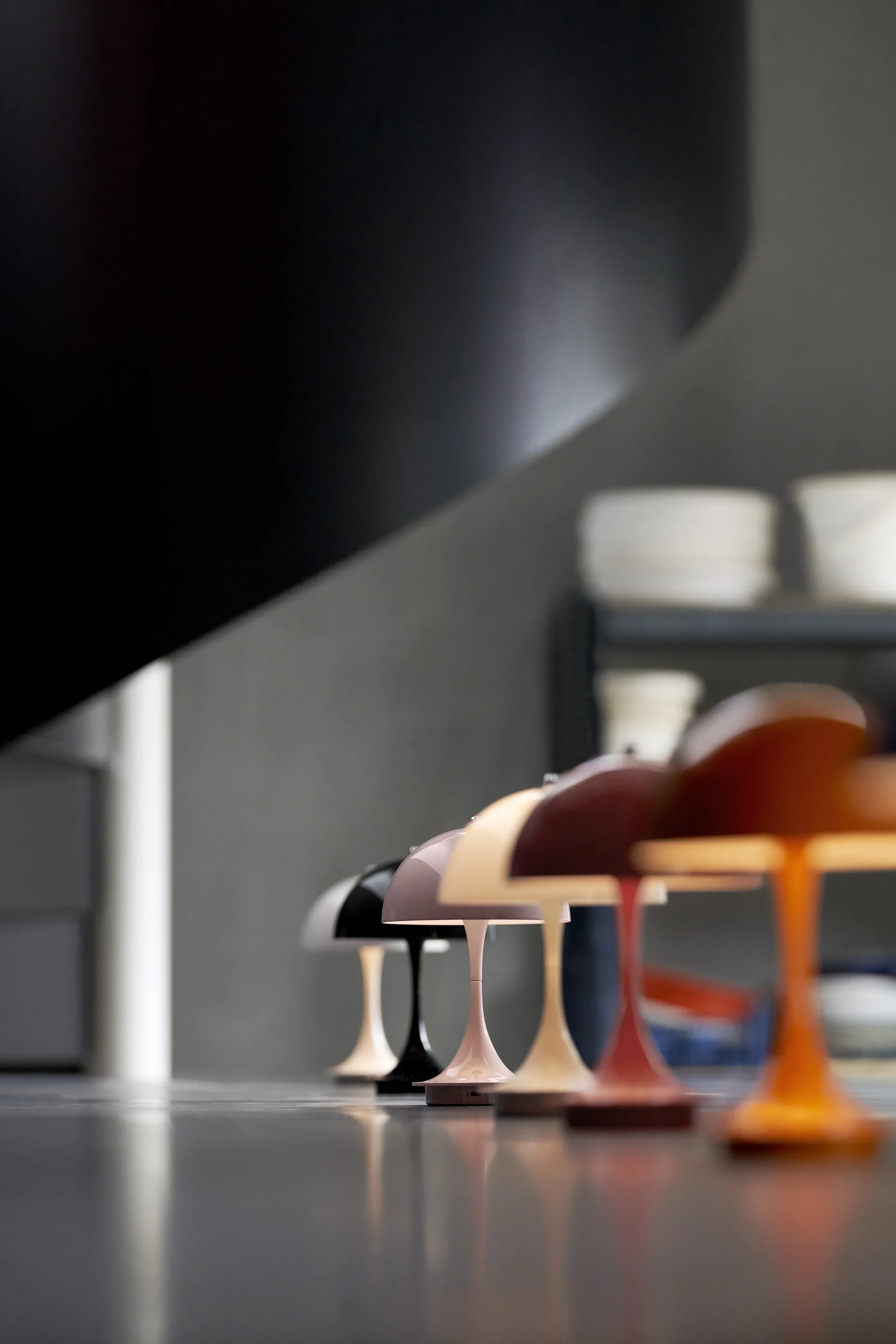 Lampada da tavolo Panthella 160 portable, Vetro opalino Louis Poulsen