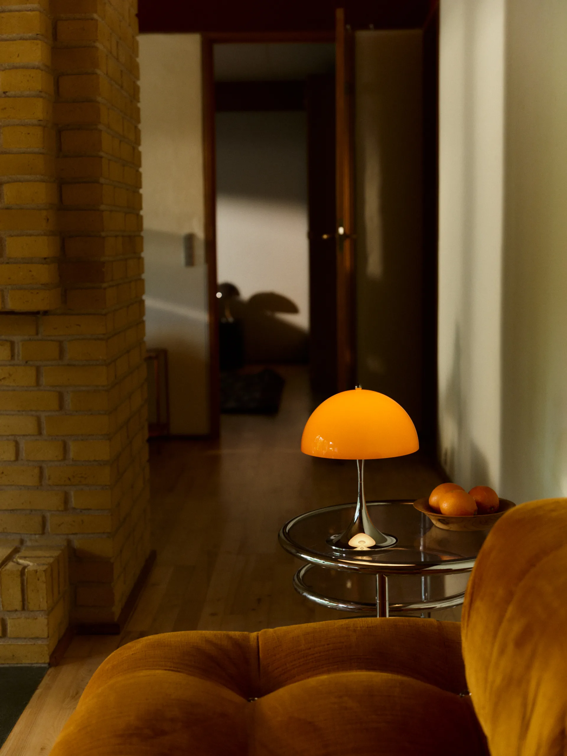 Lampada da tavolo Panthella 250 portable V3, Original Opal Orange Louis Poulsen