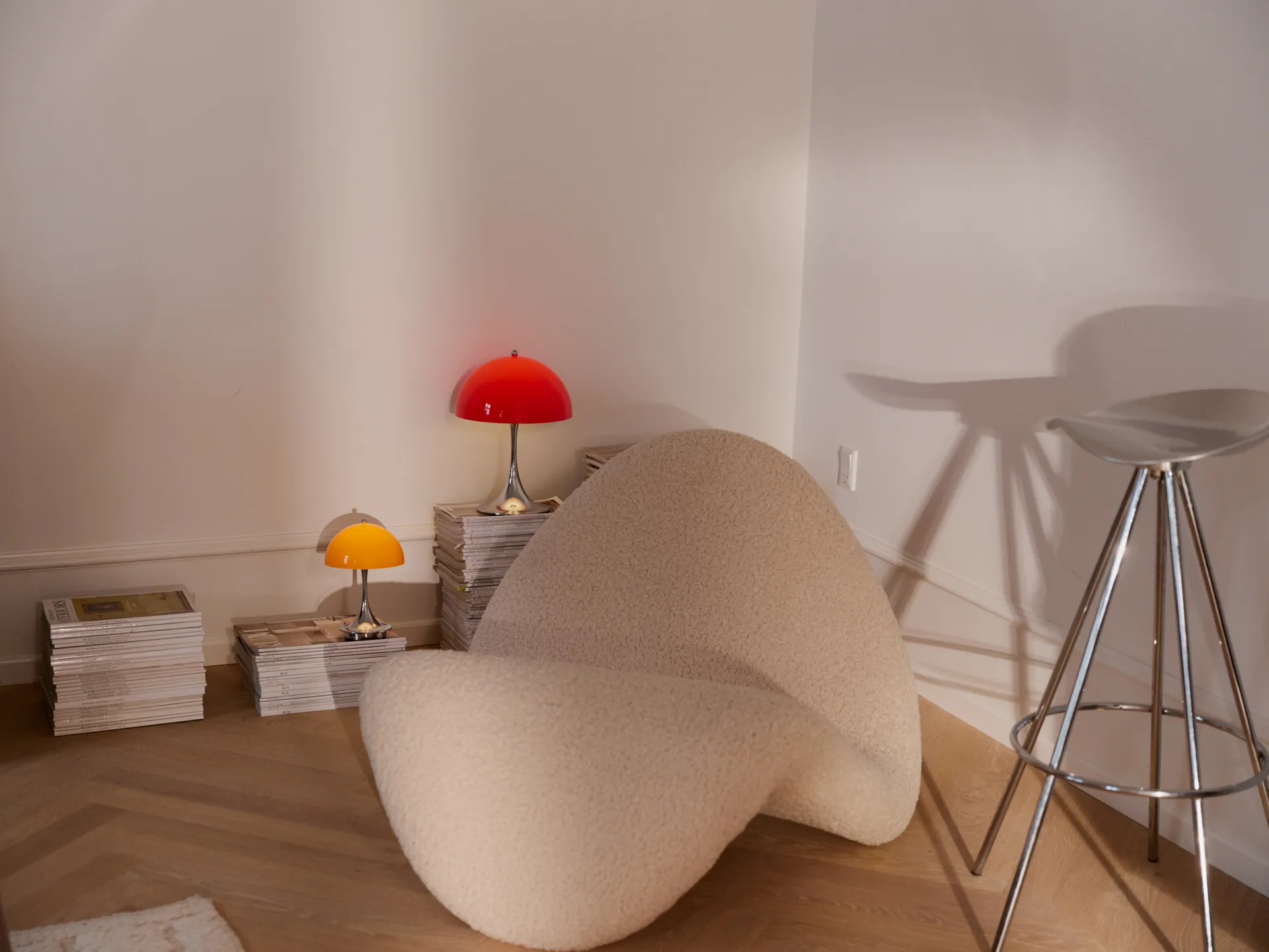 Lampada da tavolo Panthella 250 portable V3, Original Opal Red Louis Poulsen