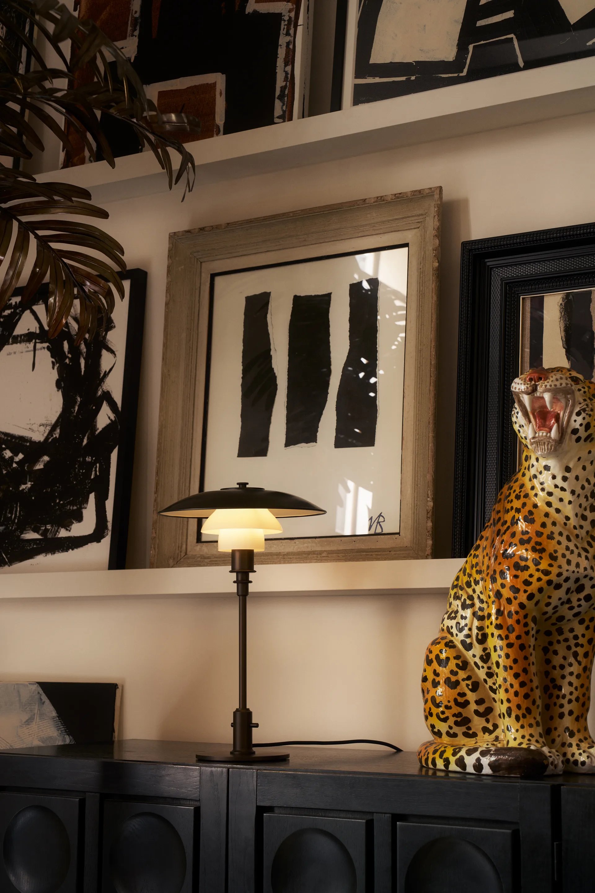 Lampada da tavolo PH 3/2 Luna, Aged brass-vetro opale Louis Poulsen