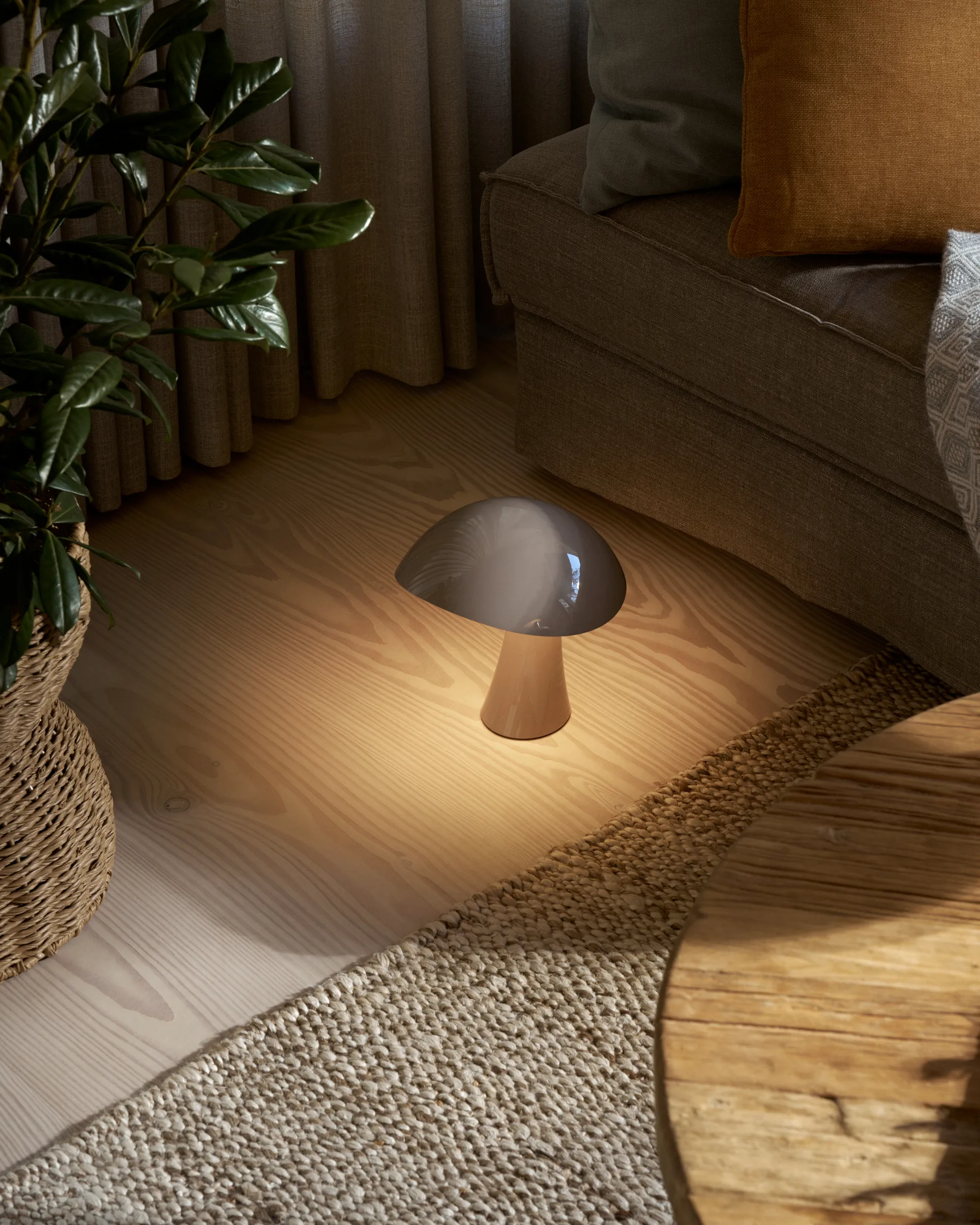 Lampada da tavolo Rumee 220 portatile, Earth Grey Louis Poulsen