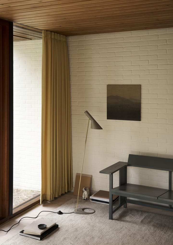 Lampada da terra AJ, Brass-warm grey Louis Poulsen