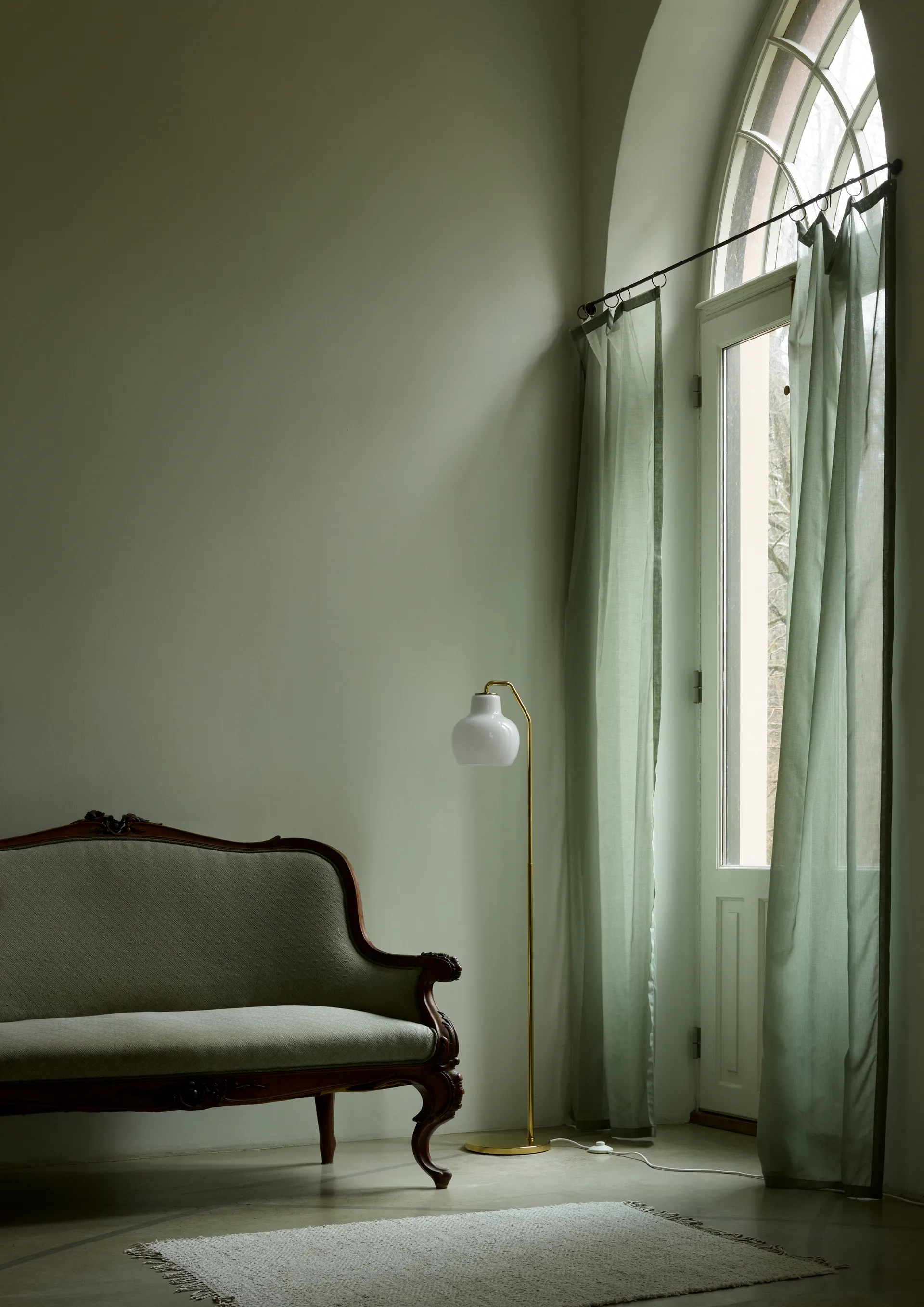 Lampada da terra VL Ring Crown , Ottone-vetro opale Louis Poulsen